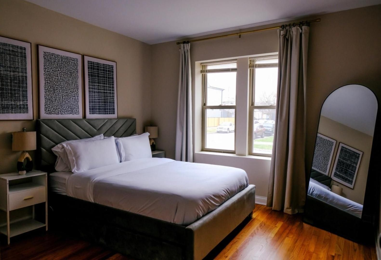 2br Fitness Pad • Private Gym • Sleeps 7 Apartment