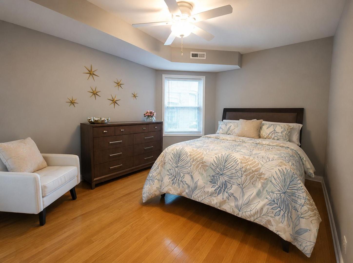Apartment Beautiful Big 3 Bedroom Quiet Near Downtown