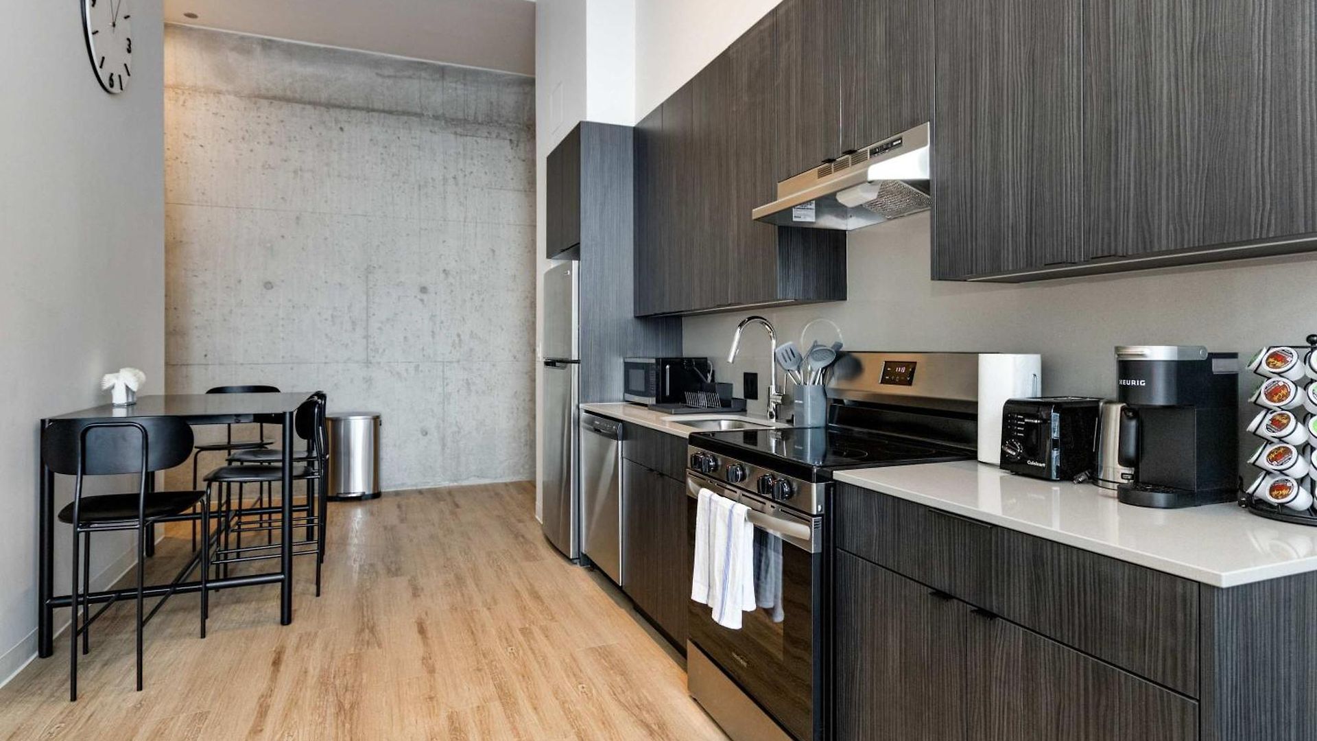 Apartment South Loop Rooftop With In And Out Parking 3