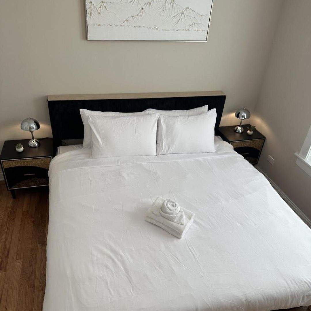 Private Workspace • Sleeps4 • Modern Stylish Chicago
