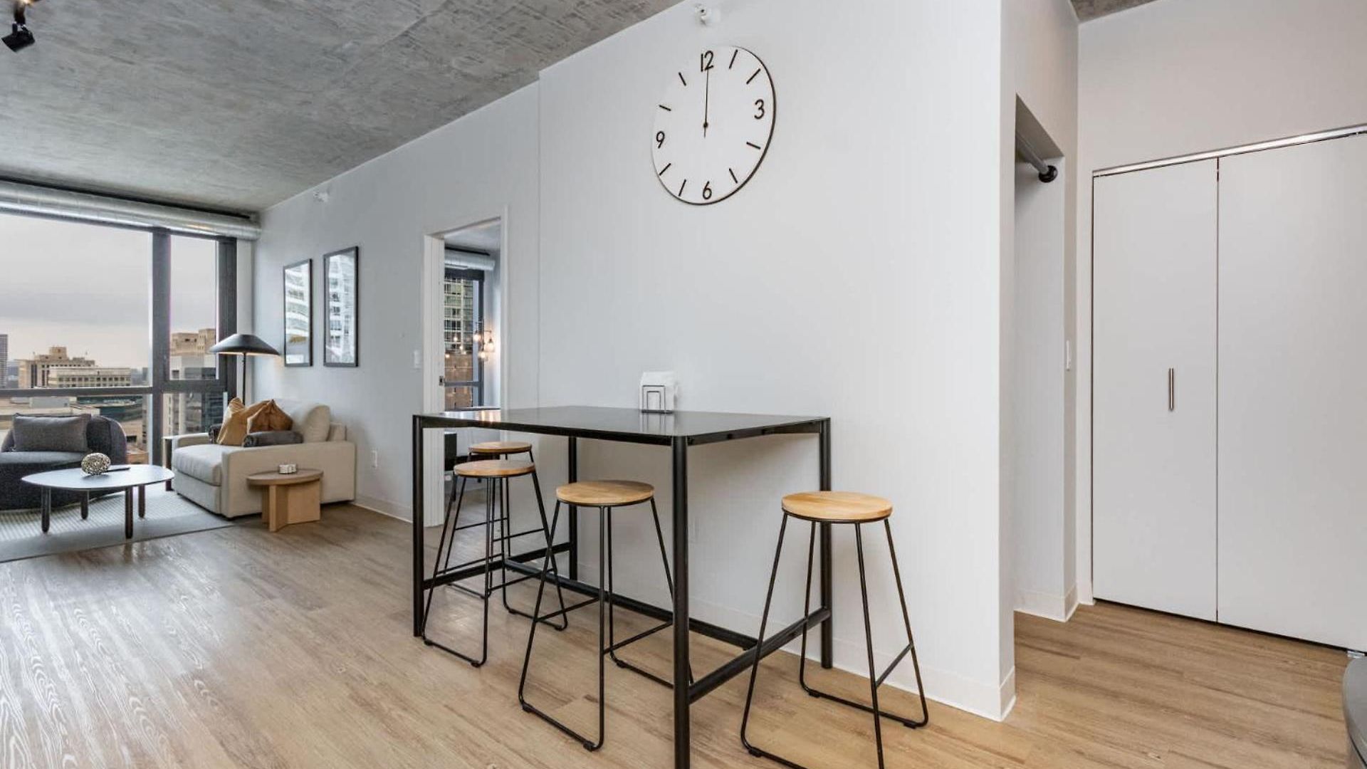 South Loop Rooftop With In And Out Parking 2 *