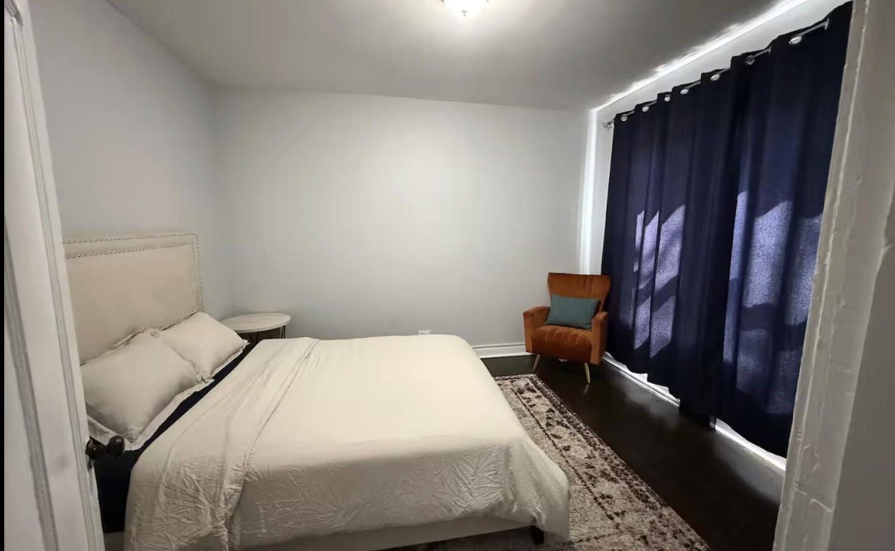 2 Bedroom Near U Campus & The Lakefront! Apartment *