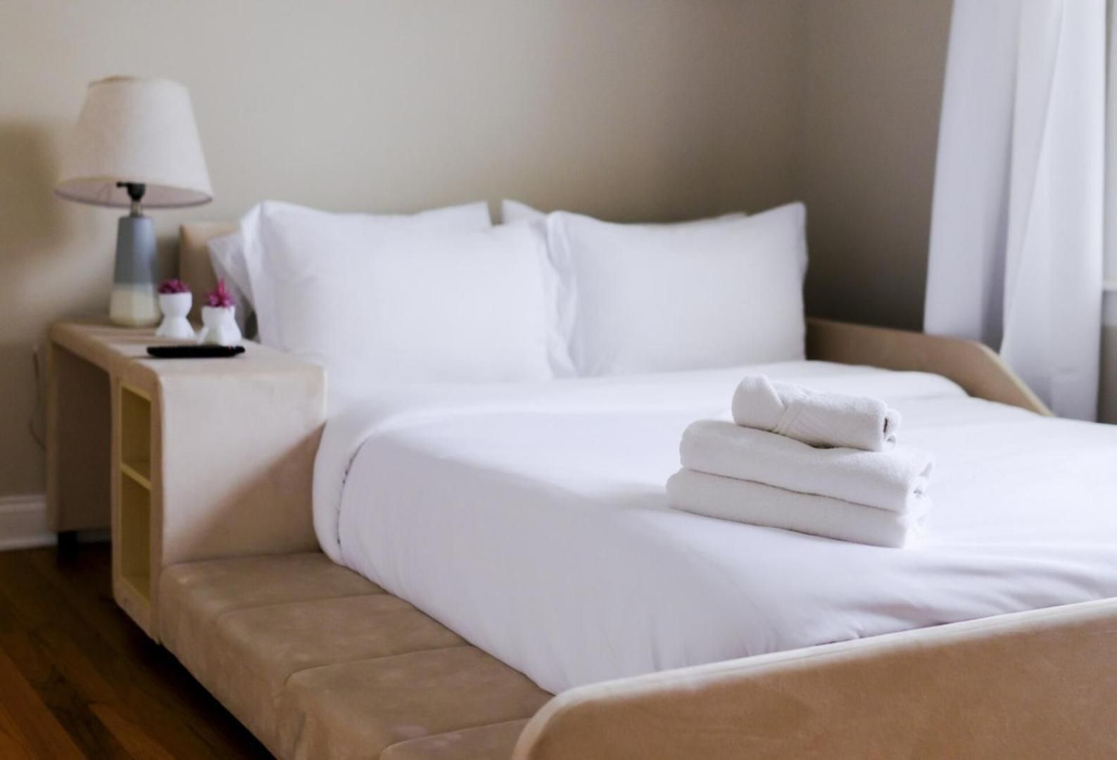 Sleeps 4 • New Modern 1br • Private Workspace * Chicago