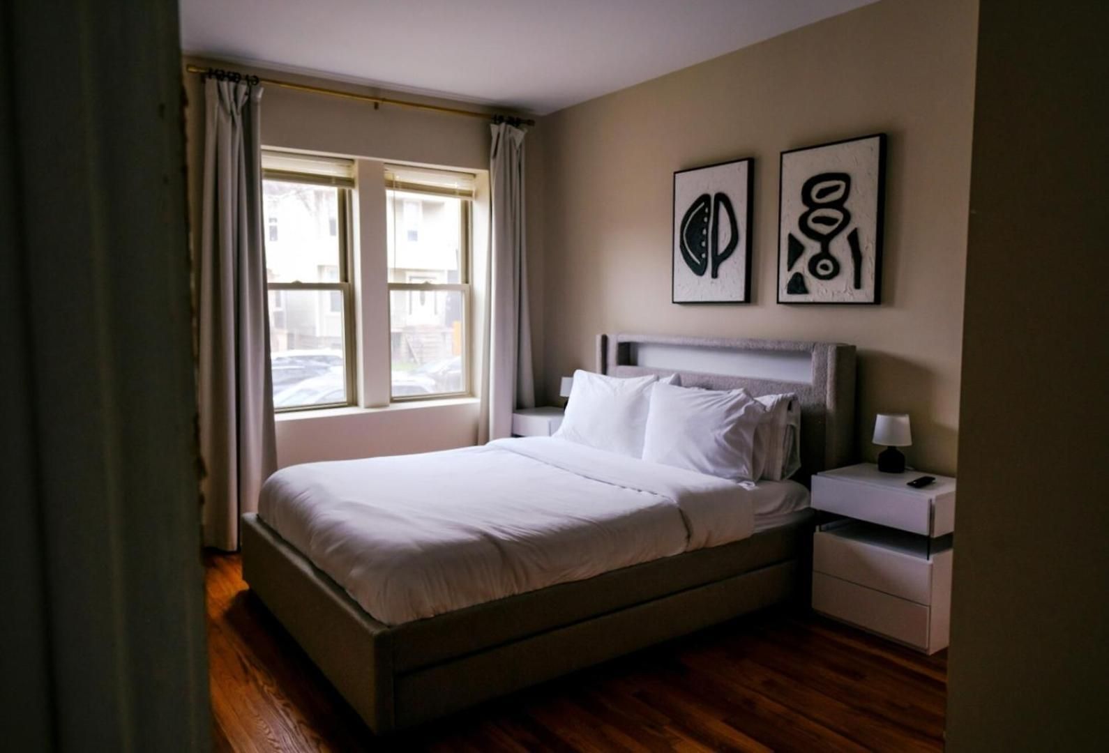 2br Fitness Pad • Private Gym • Sleeps 7 Chicago