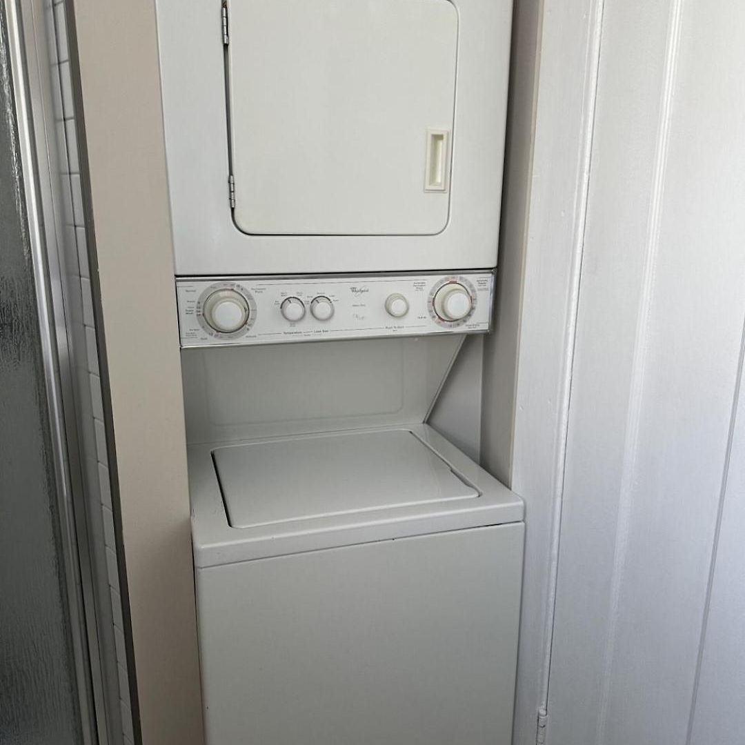 Private Workspace • Sleeps4 • Modern Stylish Apartment Chicago