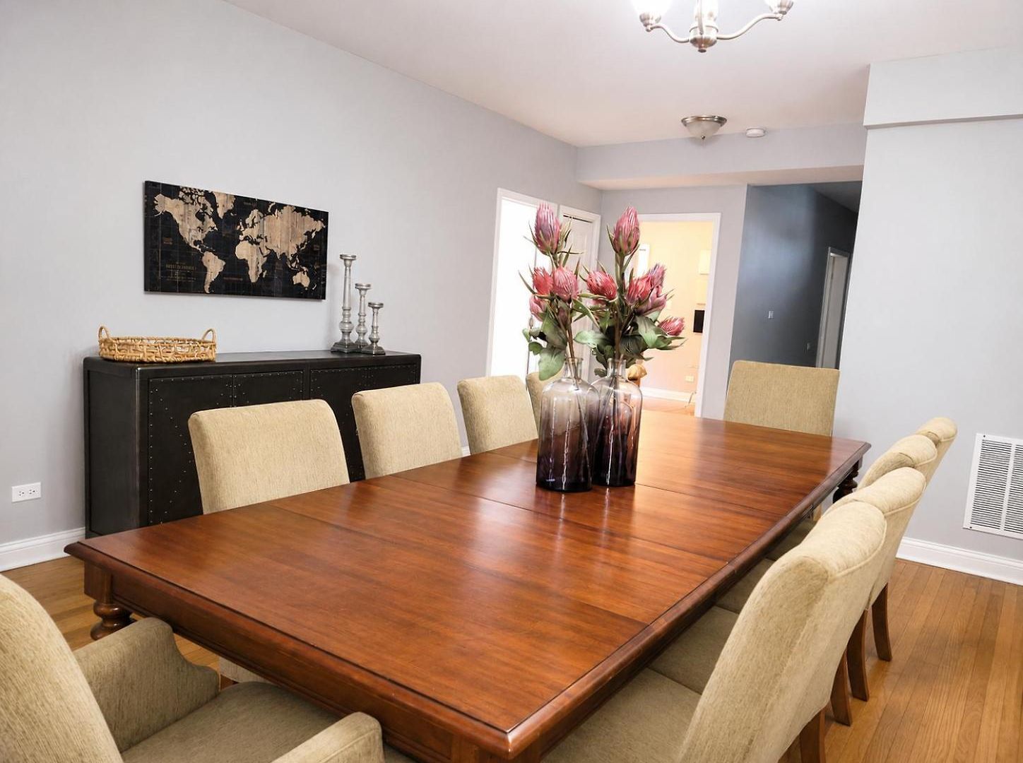 Apartment Beautiful Big 3 Bedroom Quiet Near Downtown Chicago
