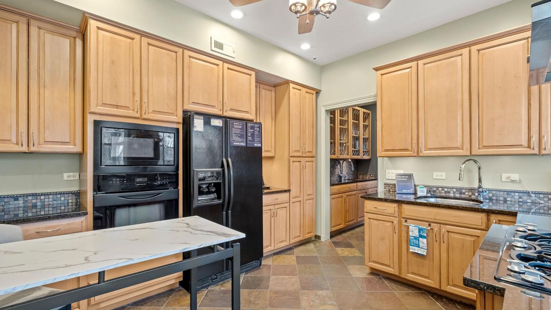 Apartment Elegant And Chic 2bed 2bath Steps From The Lake! Chicago