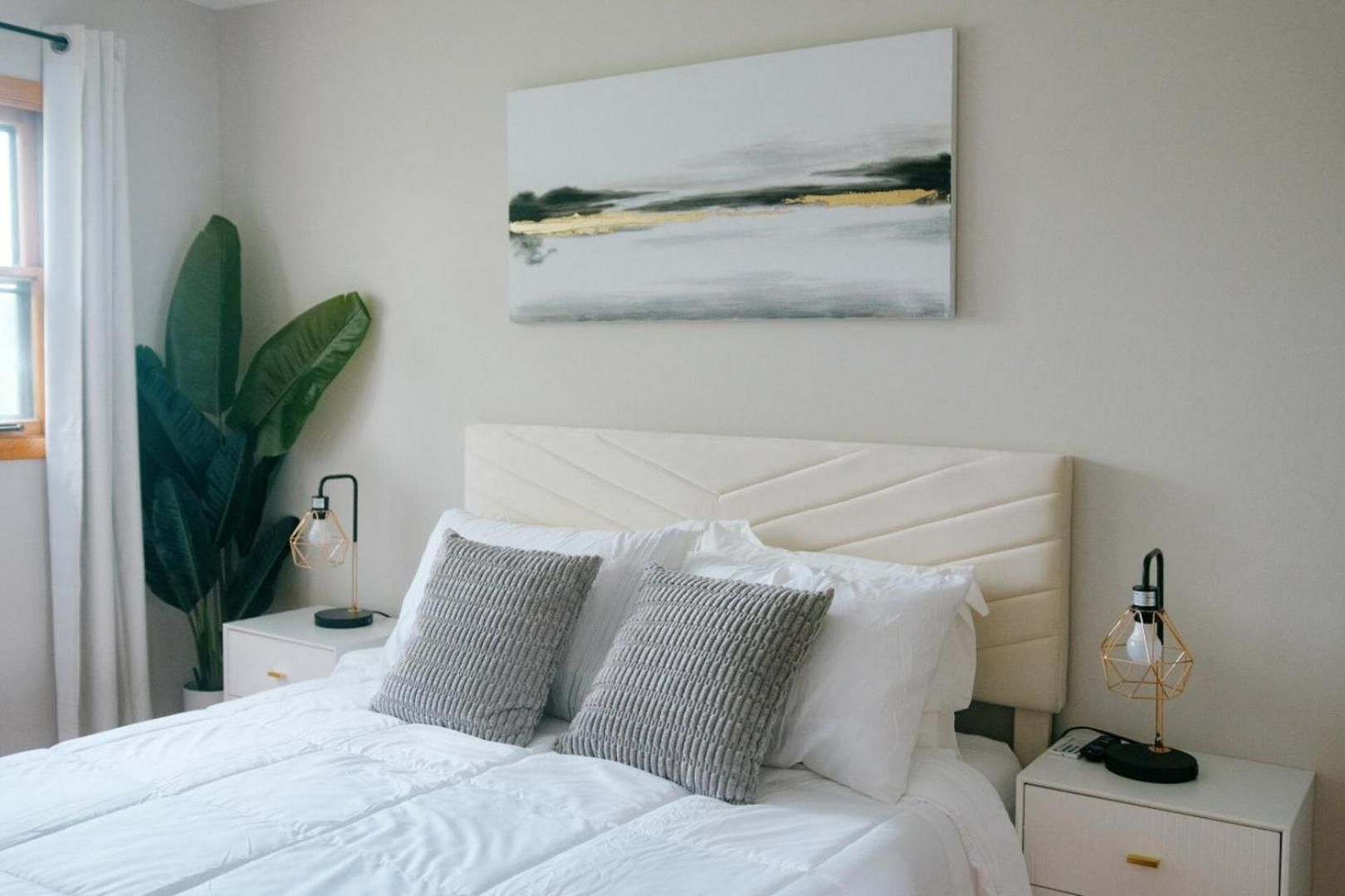 Apartment New Modern 3br • Gym • Workspace • Quiet Location *