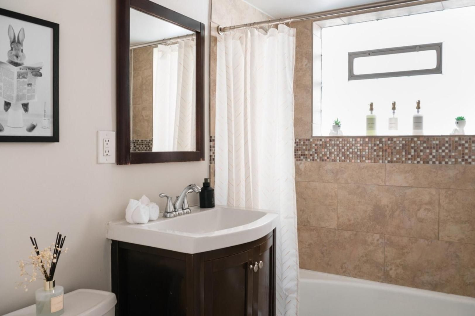 Apartment 2br • Newly Furnished Modern • Near O'hare