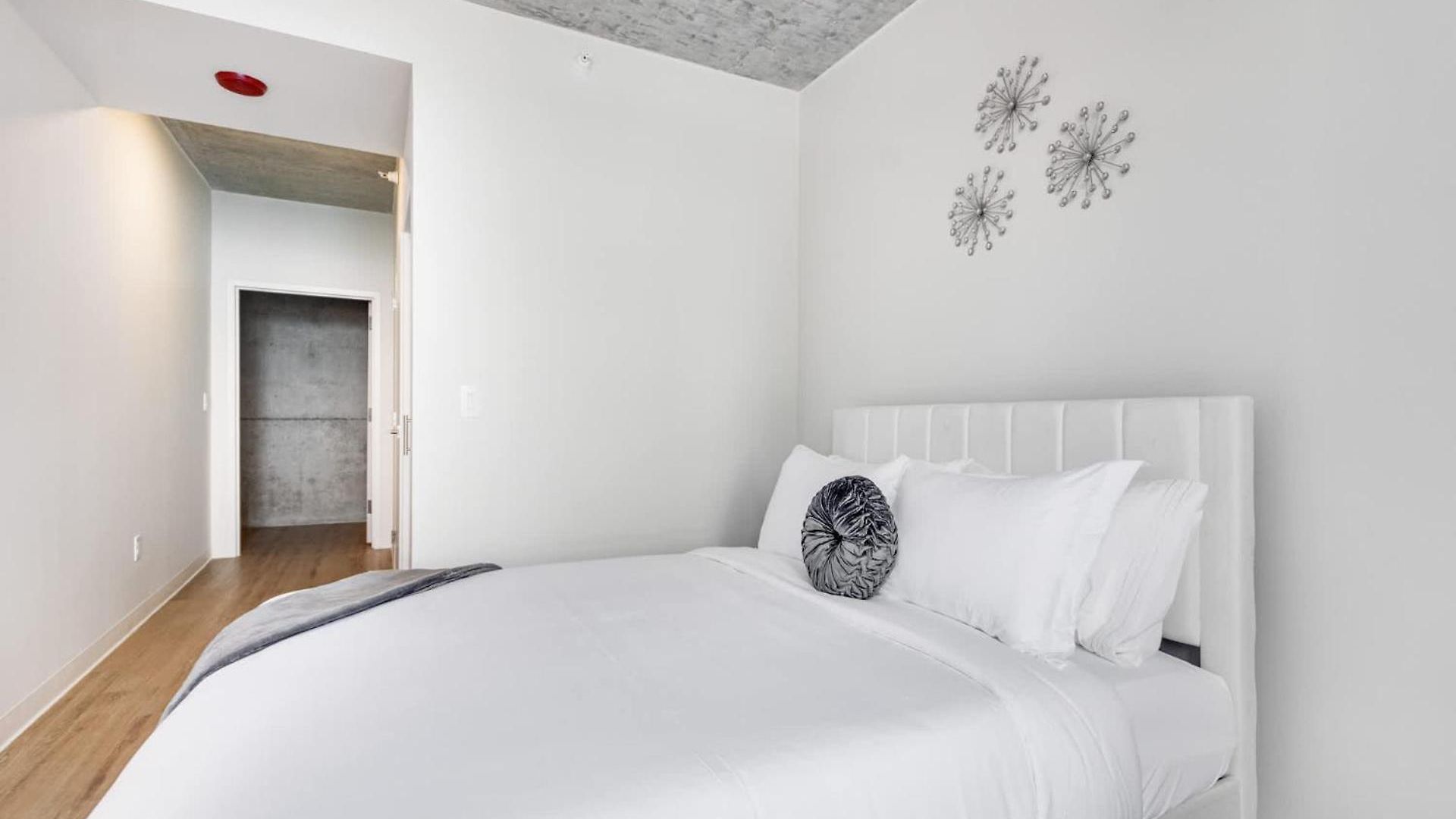 South Loop Rooftop With In & Out Parking 1 * Chicago