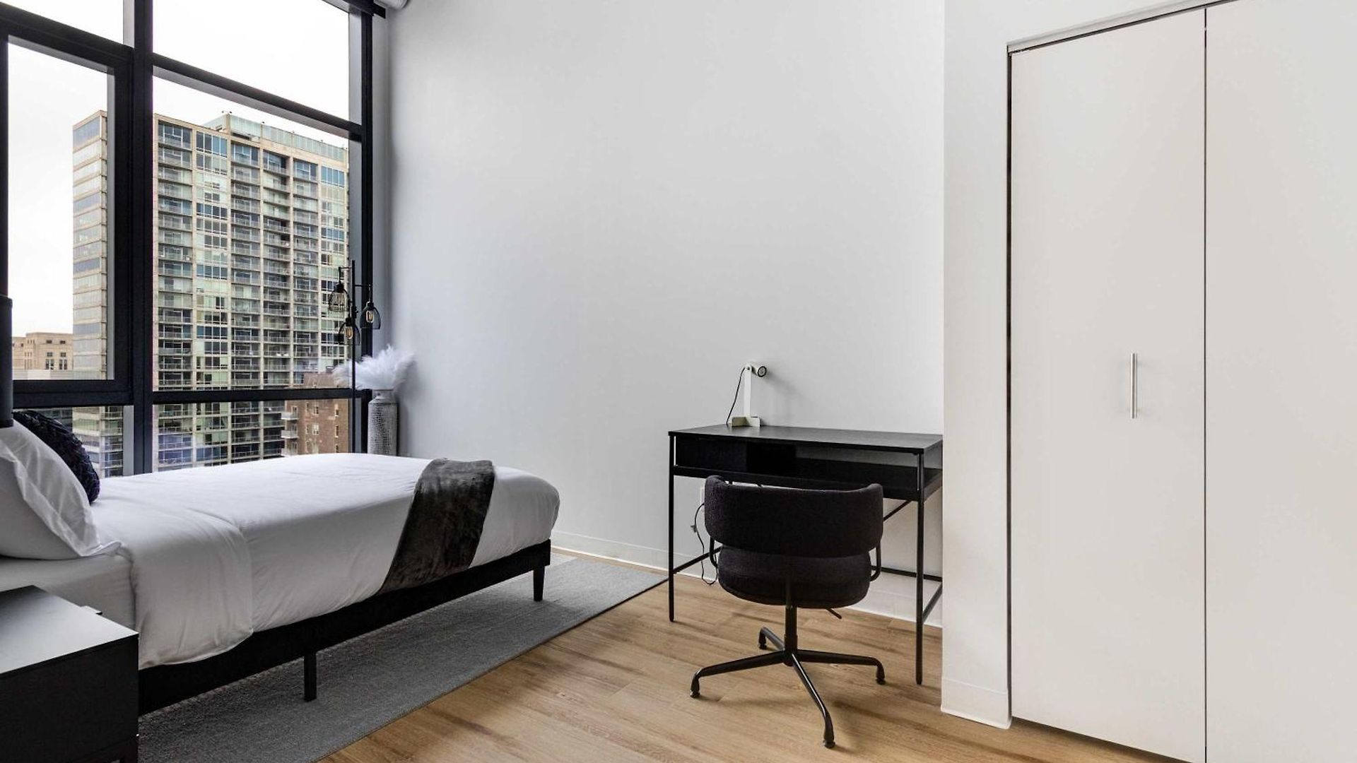 South Loop Rooftop With In And Out Parking 3 Apartment