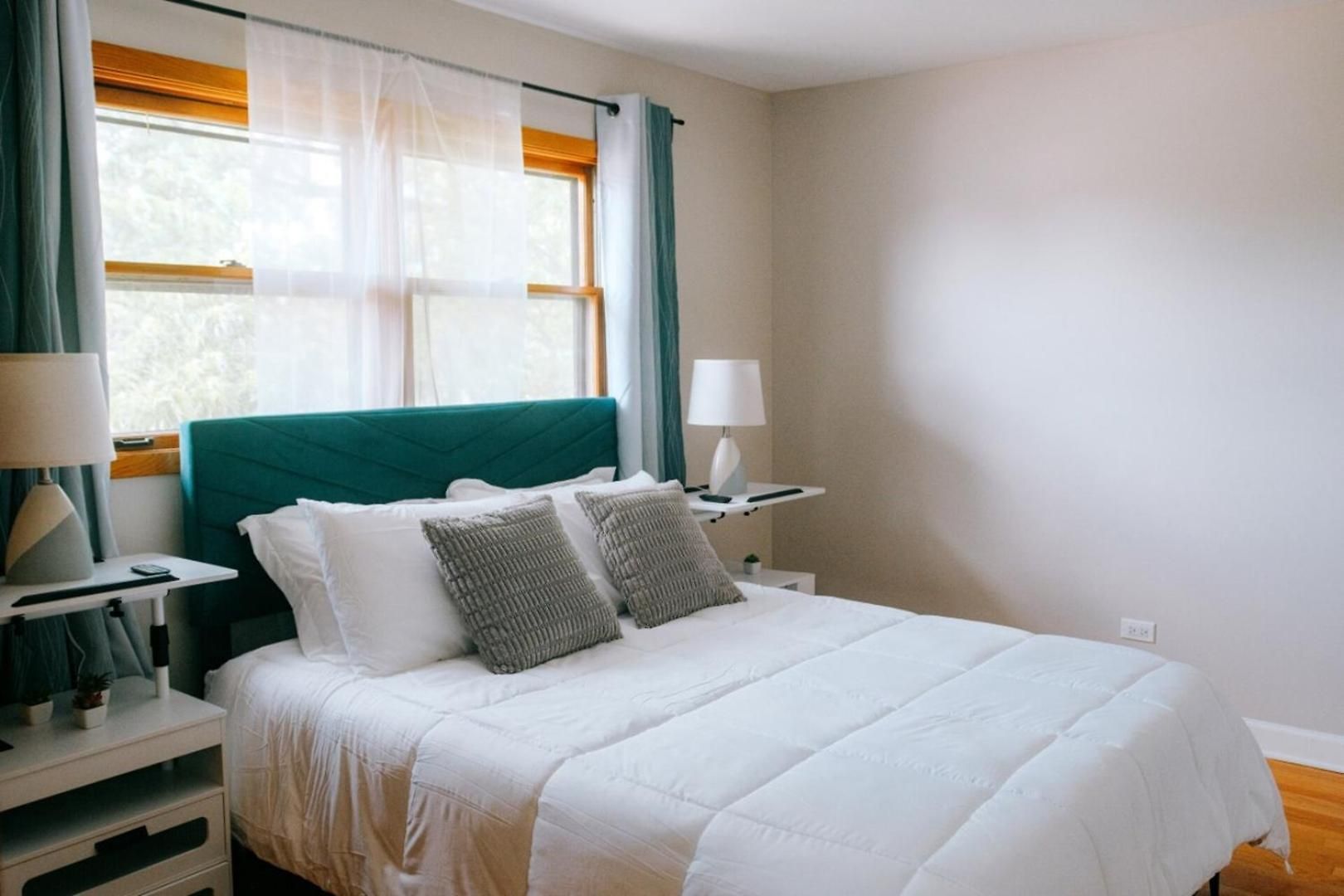 New Modern 3br • Gym • Workspace • Quiet Location Chicago