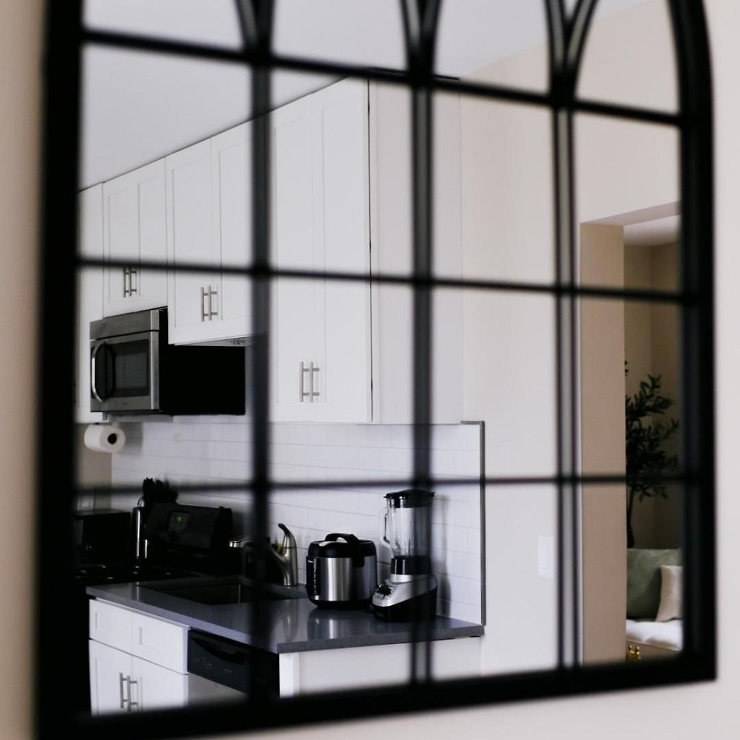 Sleeps 4 • New Modern 1br • Private Workspace Apartment