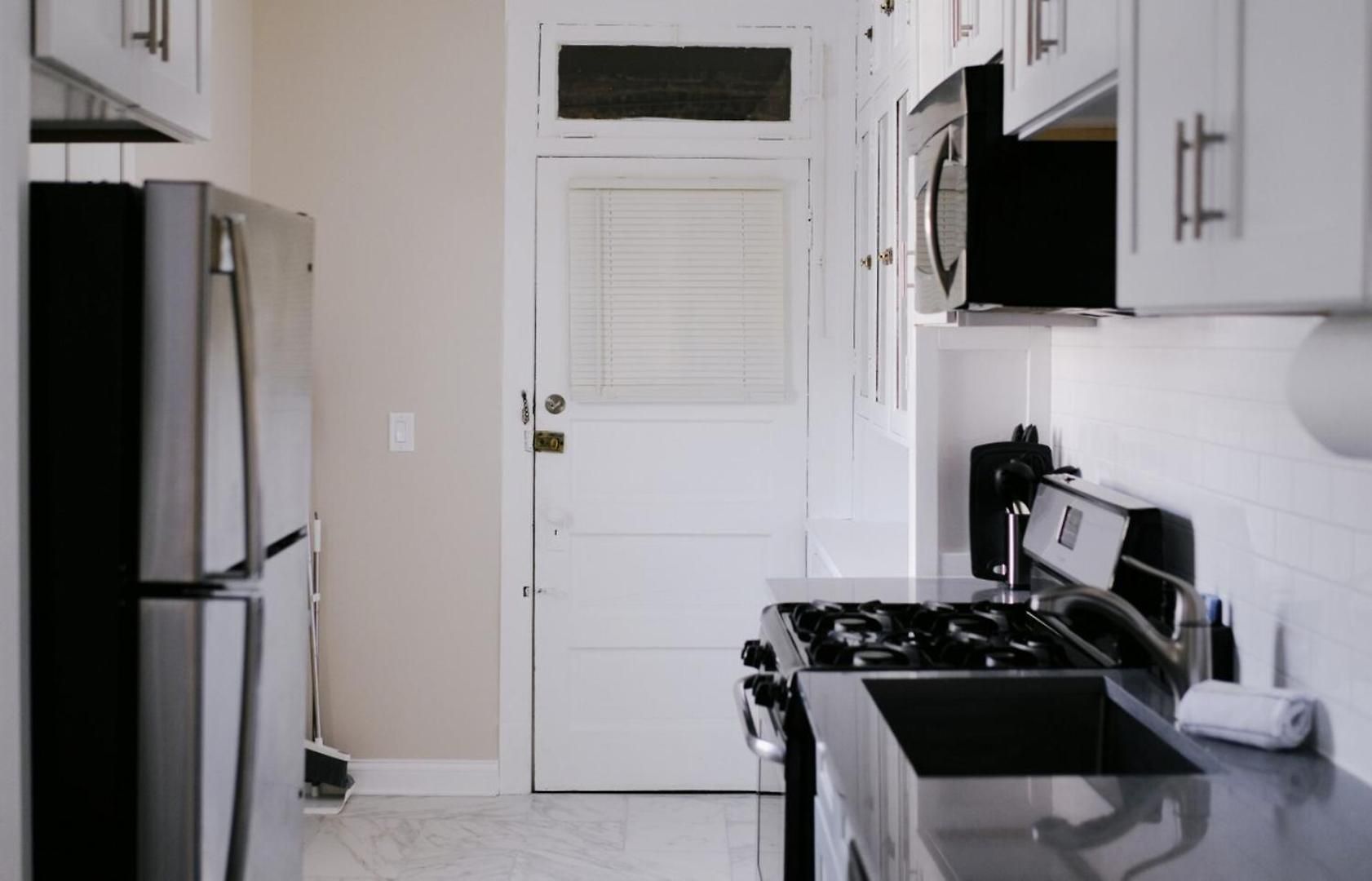 Sleeps 7 • Huge Projector • Designated Workspace