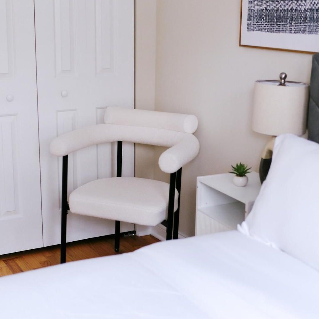 Apartment 2br Fitness Pad • Private Gym • Sleeps 7 *