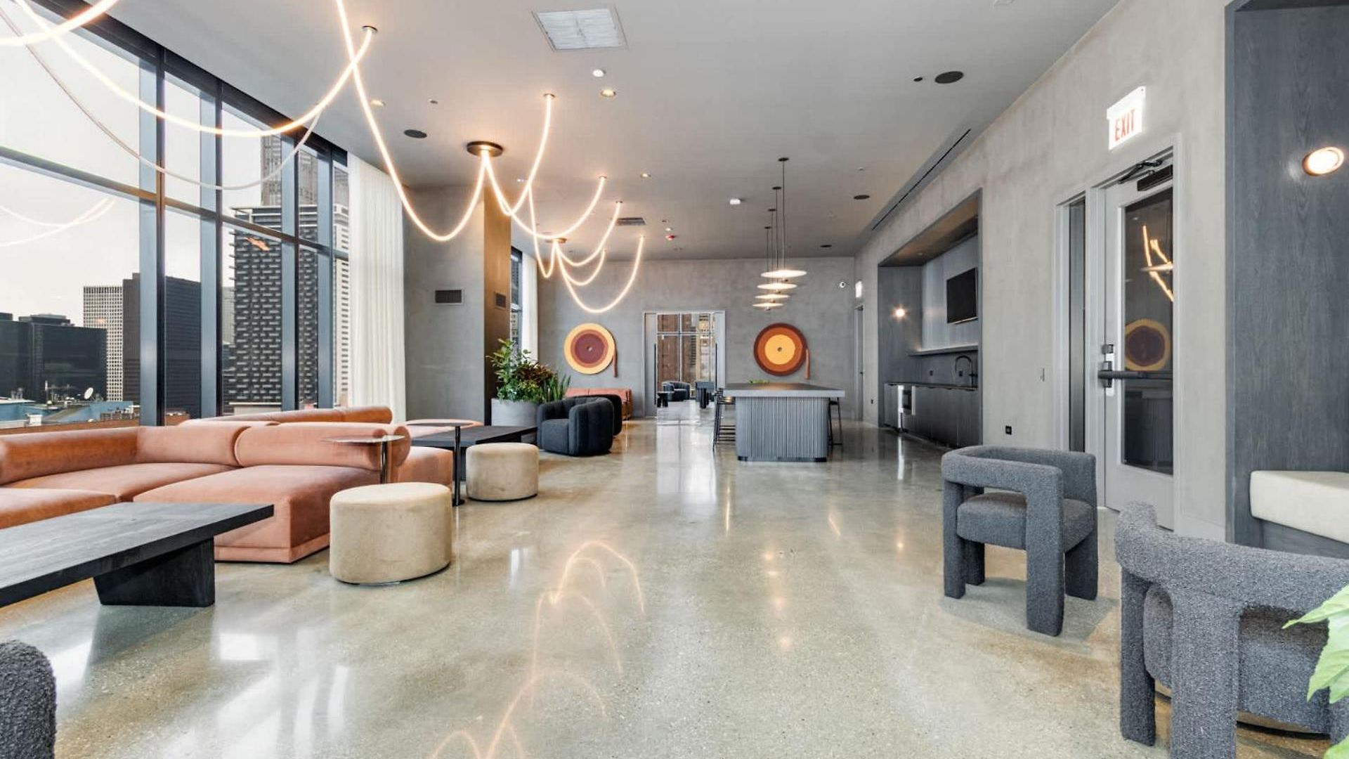 Apartment South Loop Rooftop With In & Out Parking 1