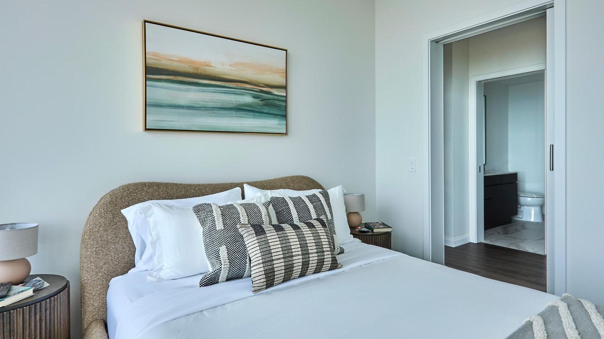 Lux Apts With Views And Amenities Chicago