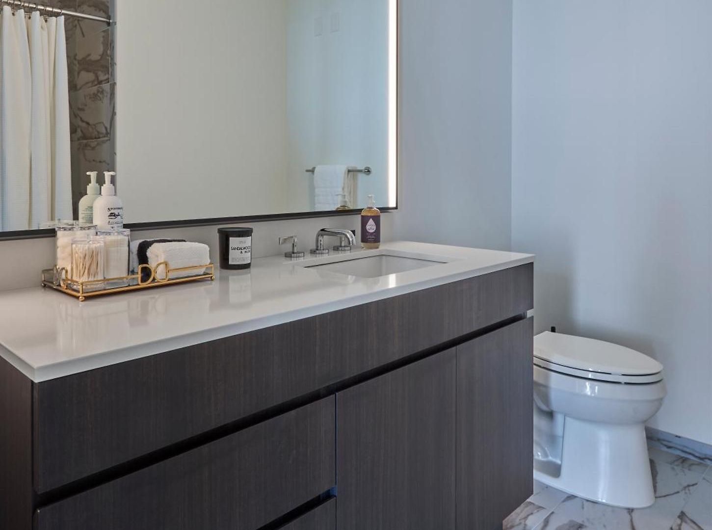 Lux Apts With Views And Amenities *