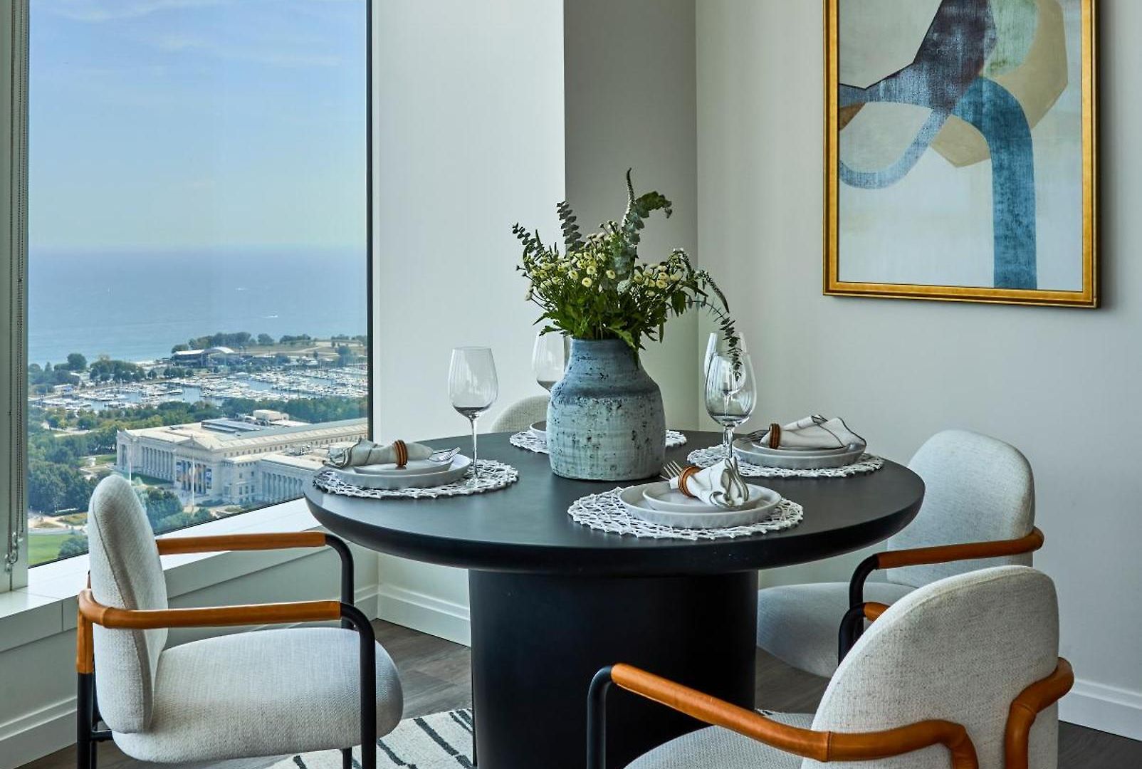 Lux Apts With Views And Amenities Apartment Chicago