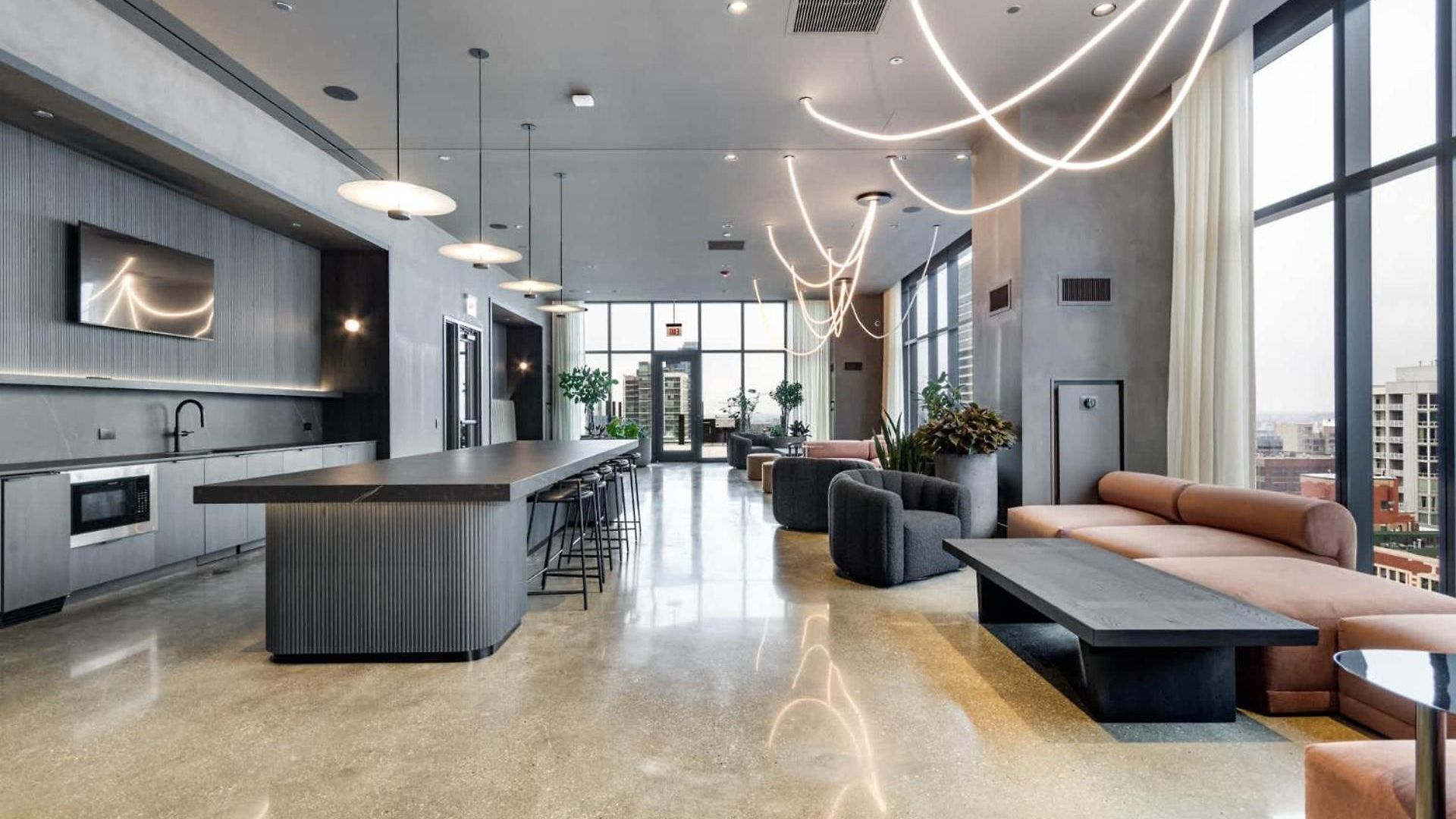 South Loop Rooftop With In & Out Parking 1 * Chicago