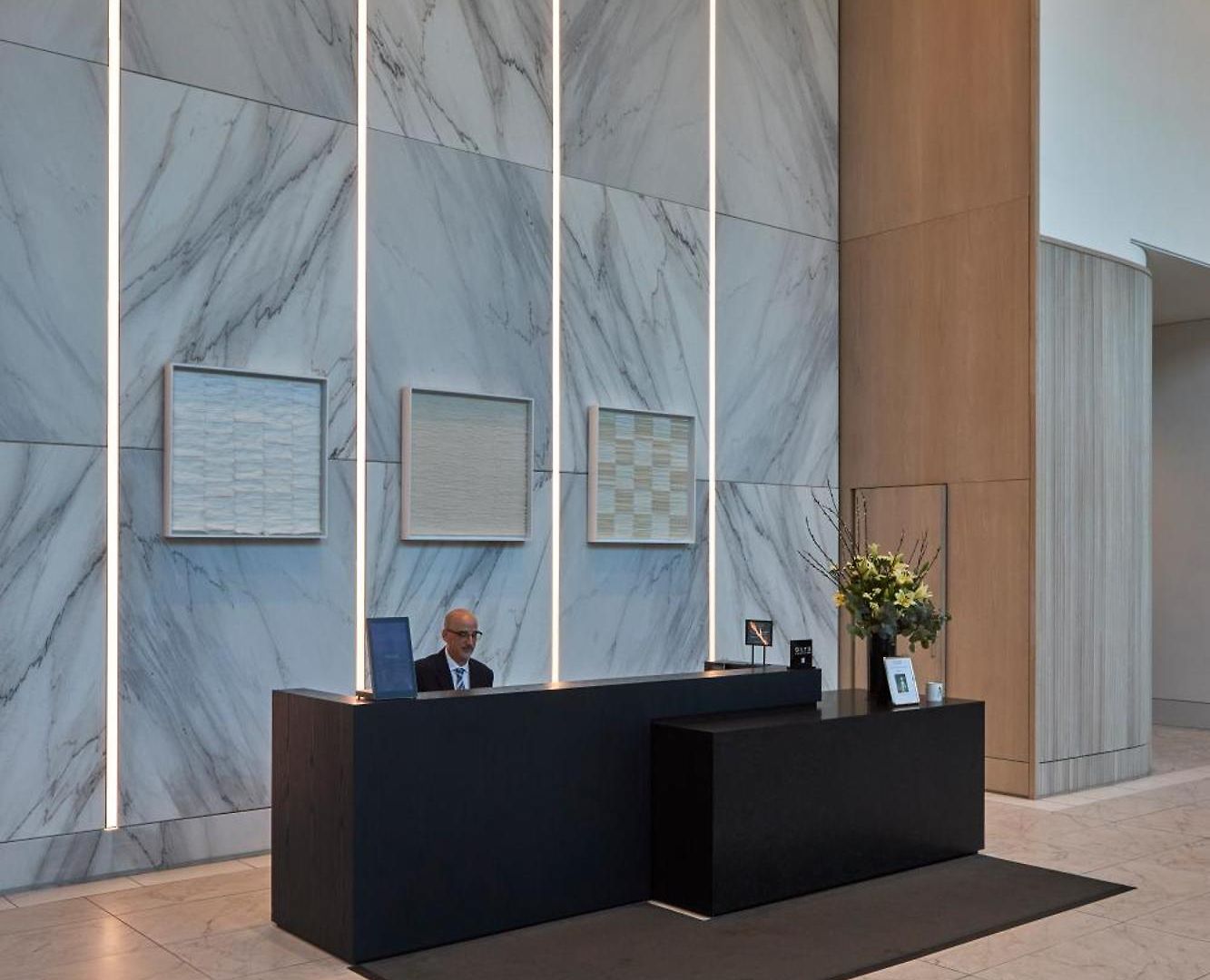 Lux Apts With Views And Amenities Chicago