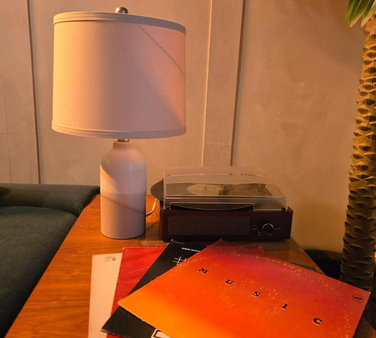 Apartment Desert Mirage Private Patio, Desk Parking Chicago