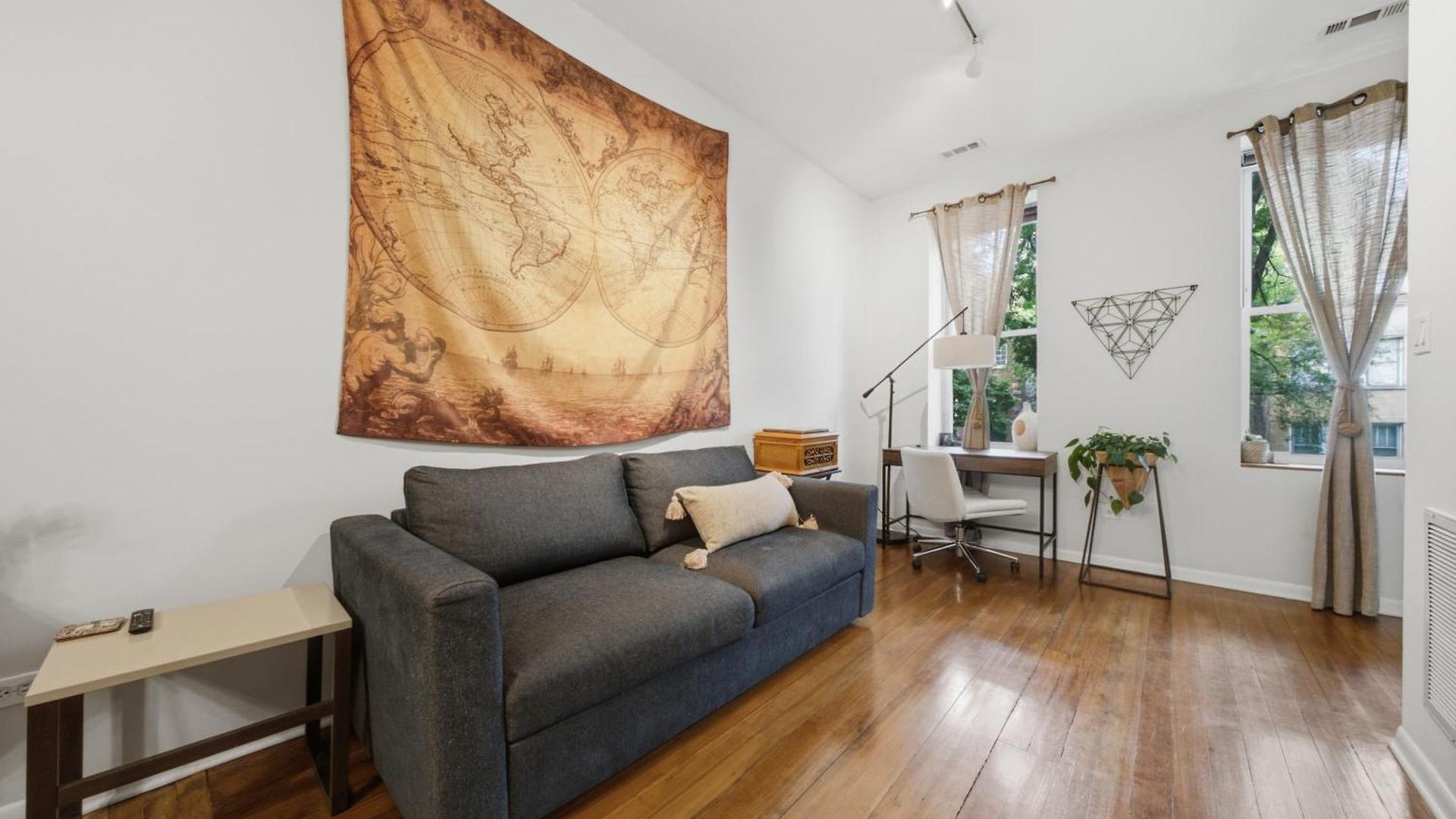 Wicker Park 1-br Walk To Train & Grocery Easy Downtown Access