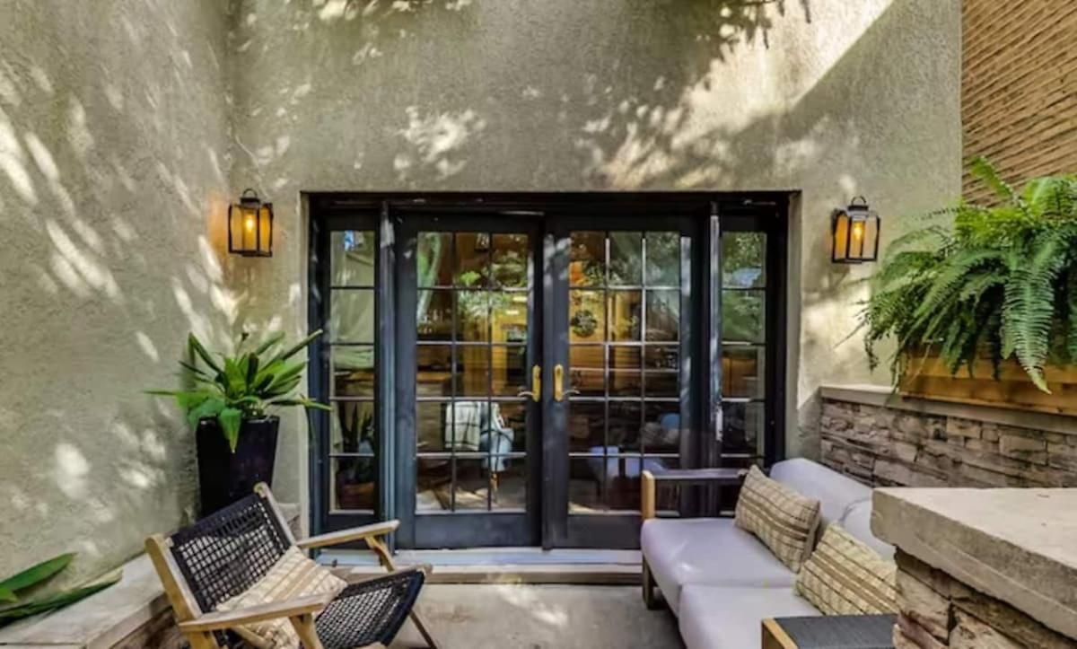 Apartment Boutique Retreat Private Patio Fire Pit Chicago