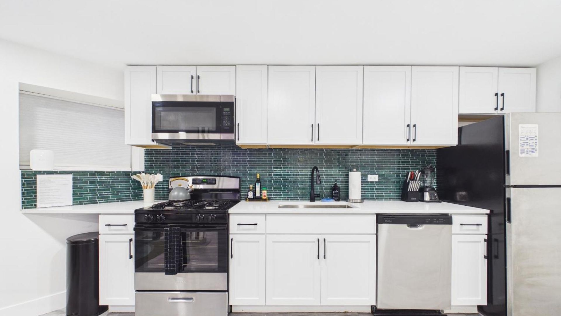 Addison Art Deco Flat Apartment Chicago
