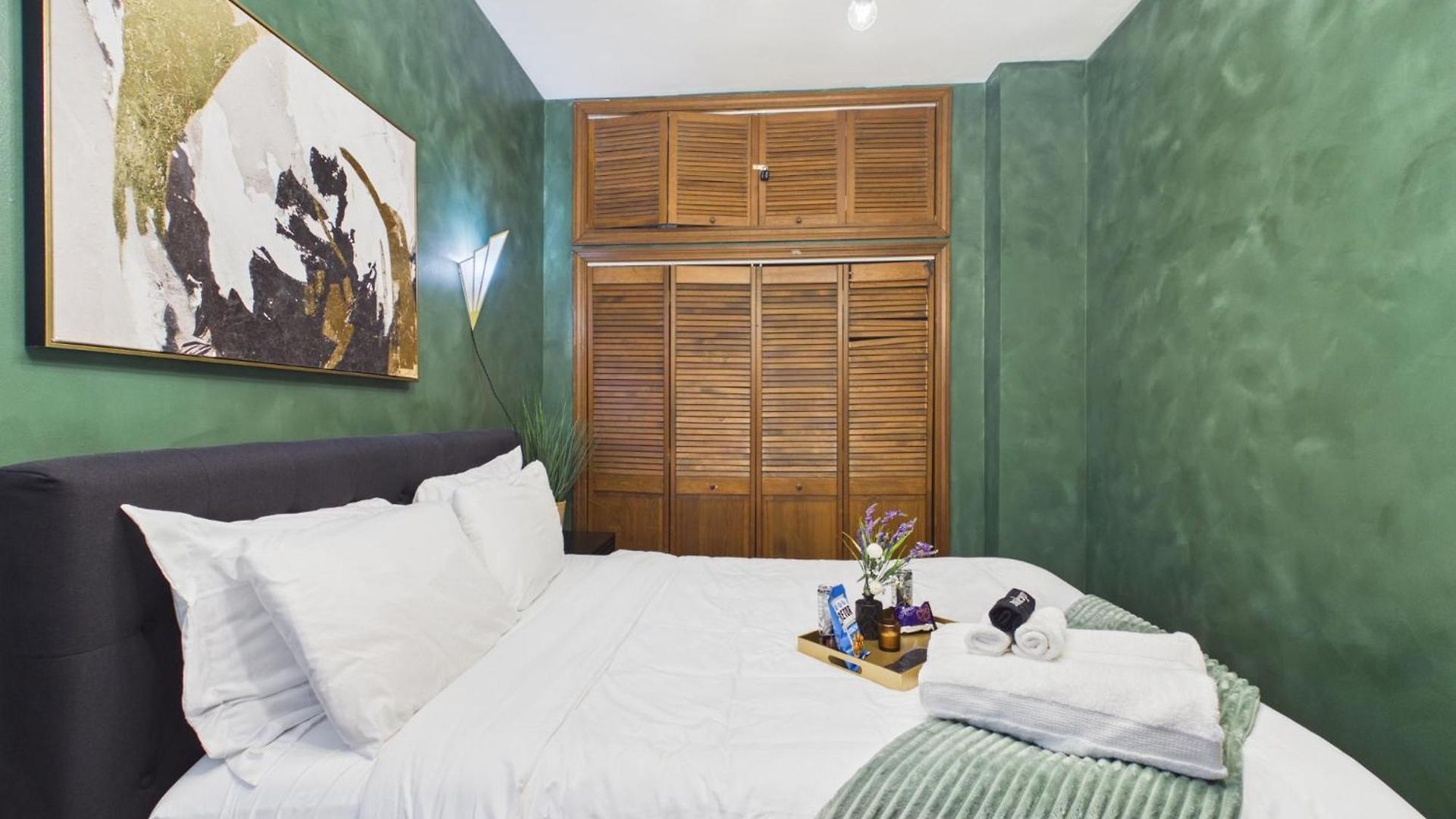 The Addison Art Deco Executive Retreat Garage Chicago