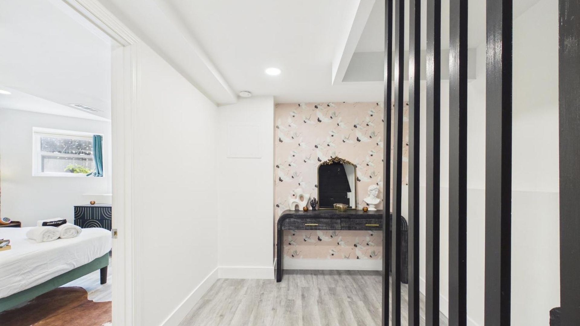 Addison Art Deco Flat Apartment *