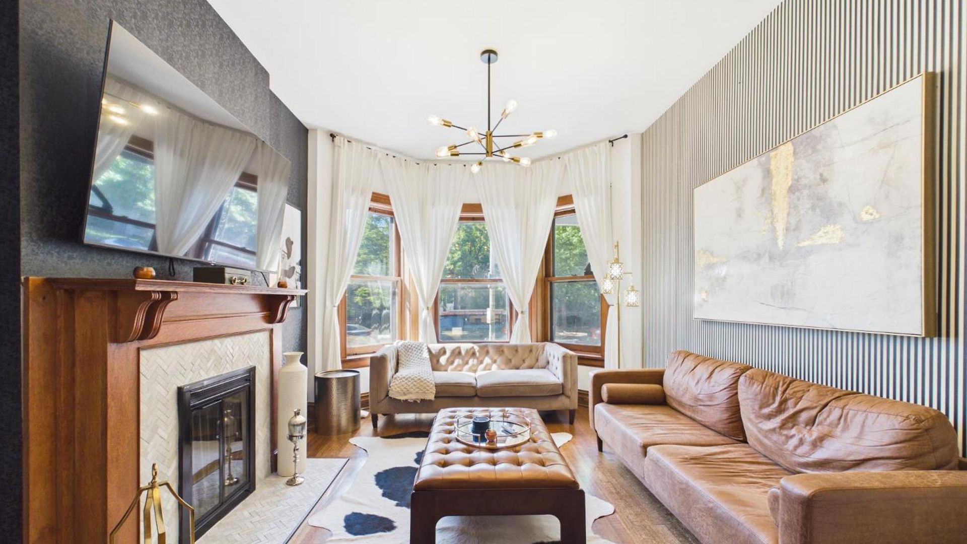 The Addison Art Deco Executive Retreat Garage Apartment