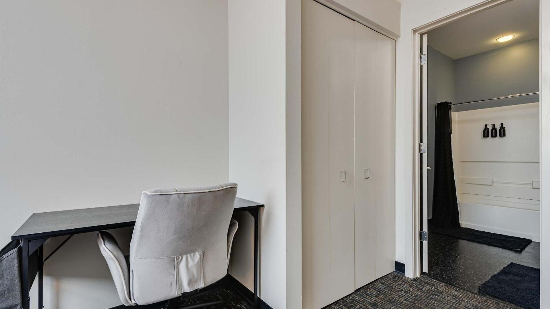 West Loop - Views With In & Out Parking 4 * Chicago