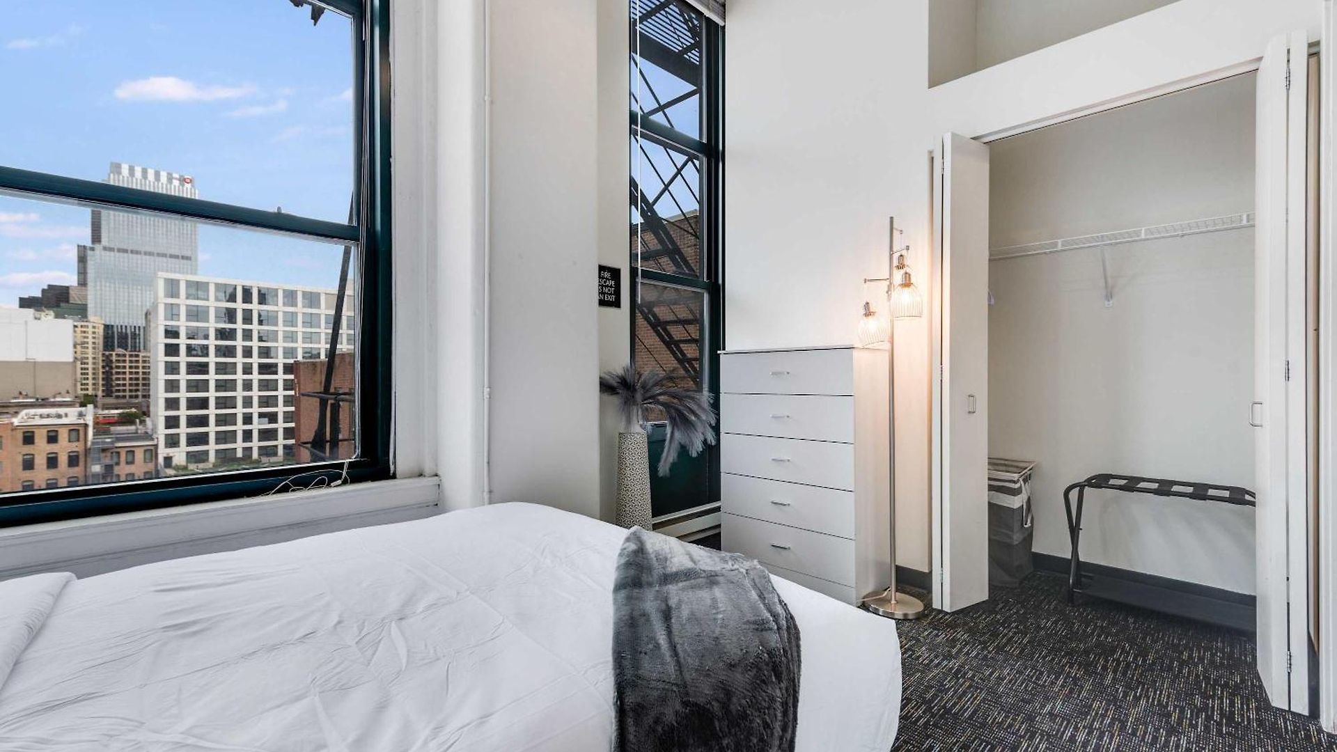 West Loop - Views With In & Out Parking 6 *