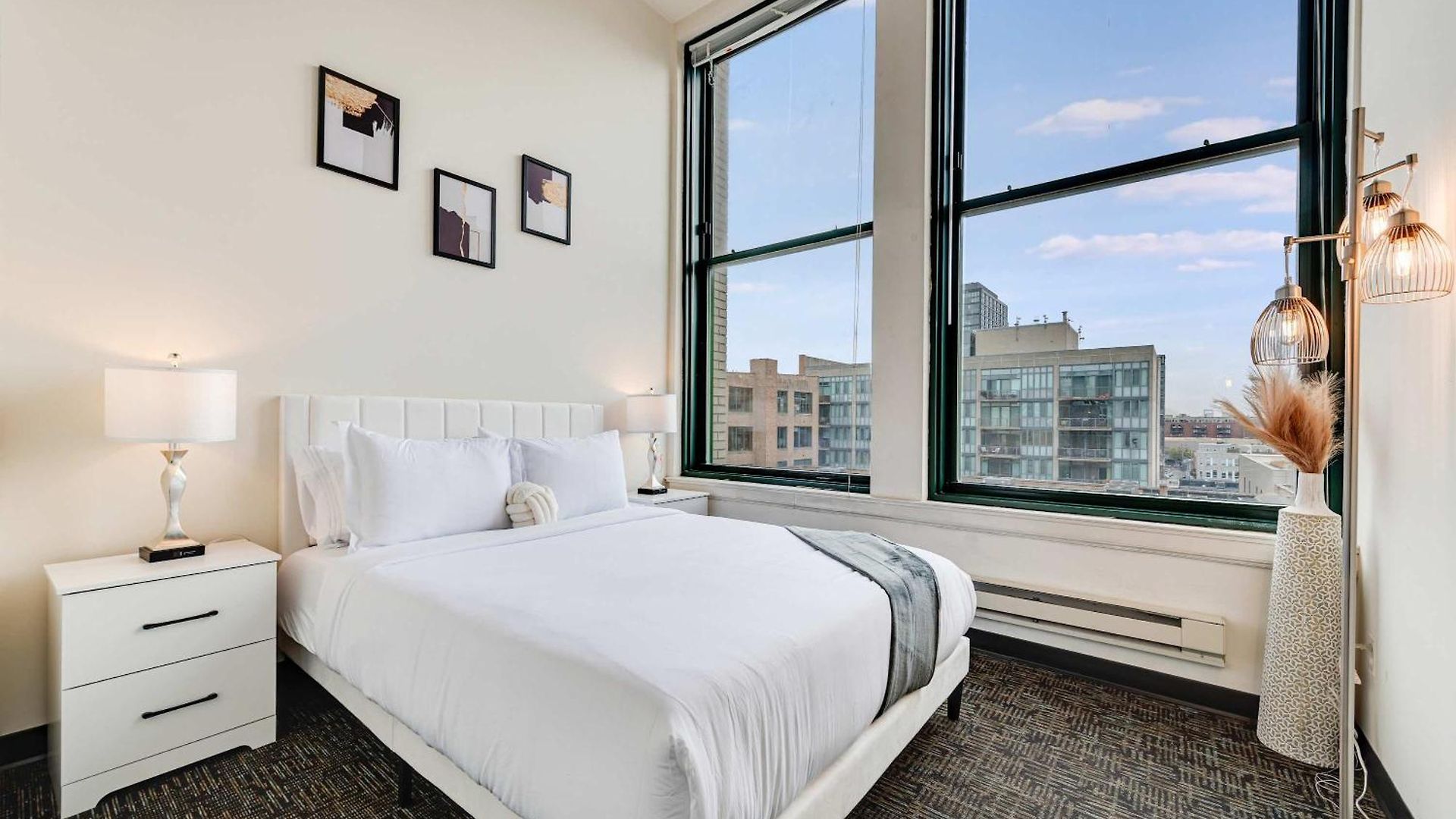 West Loop - Views With In & Out Parking 4 * Chicago