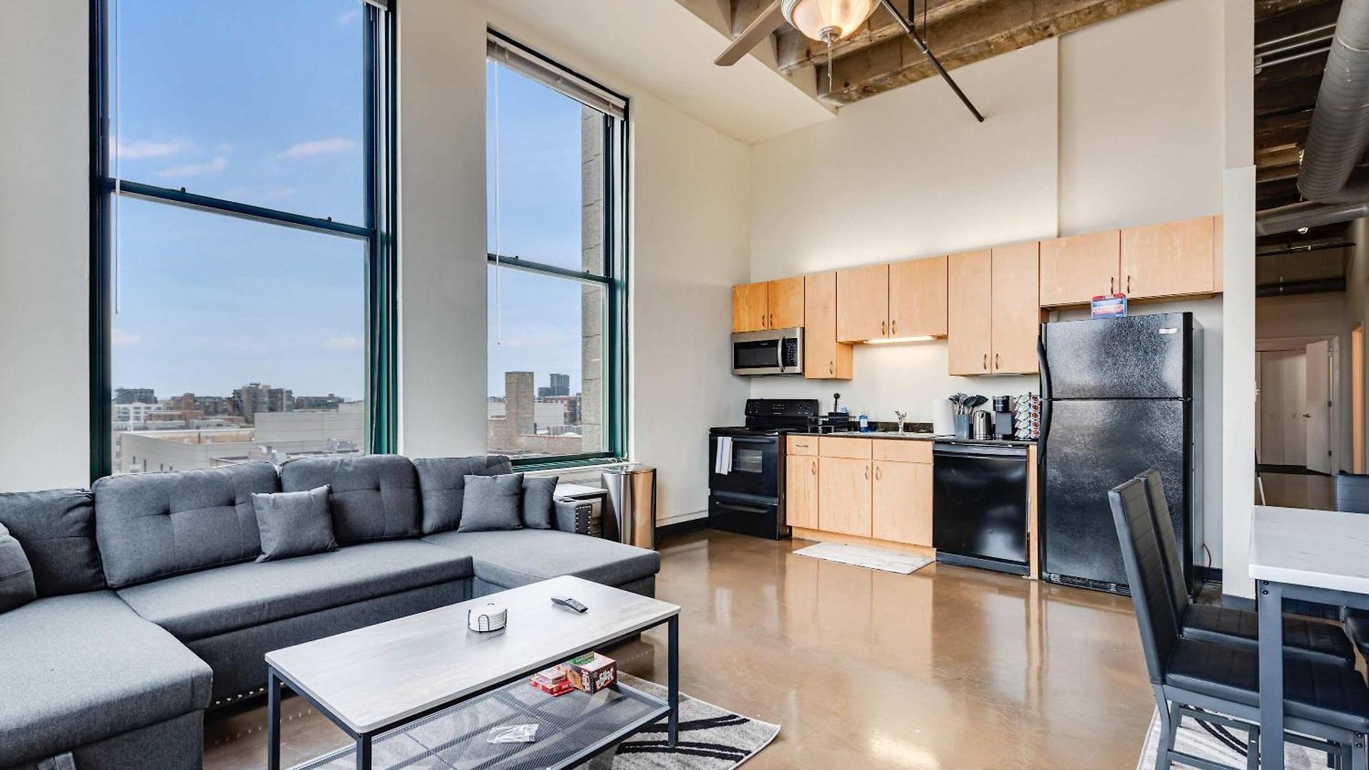 West Loop - Views With In & Out Parking 4 *