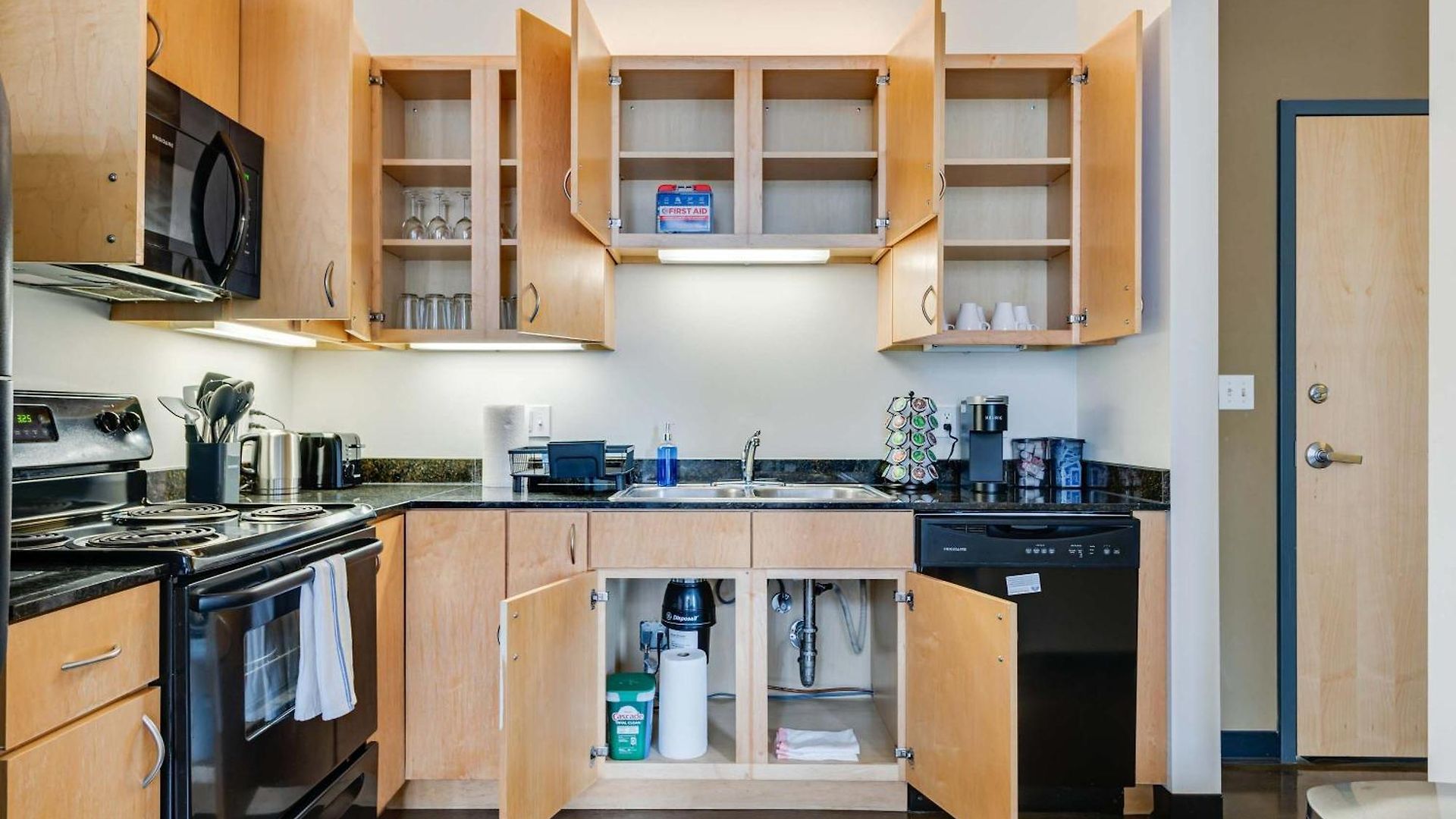 West Loop - Views With In & Out Parking 3 *