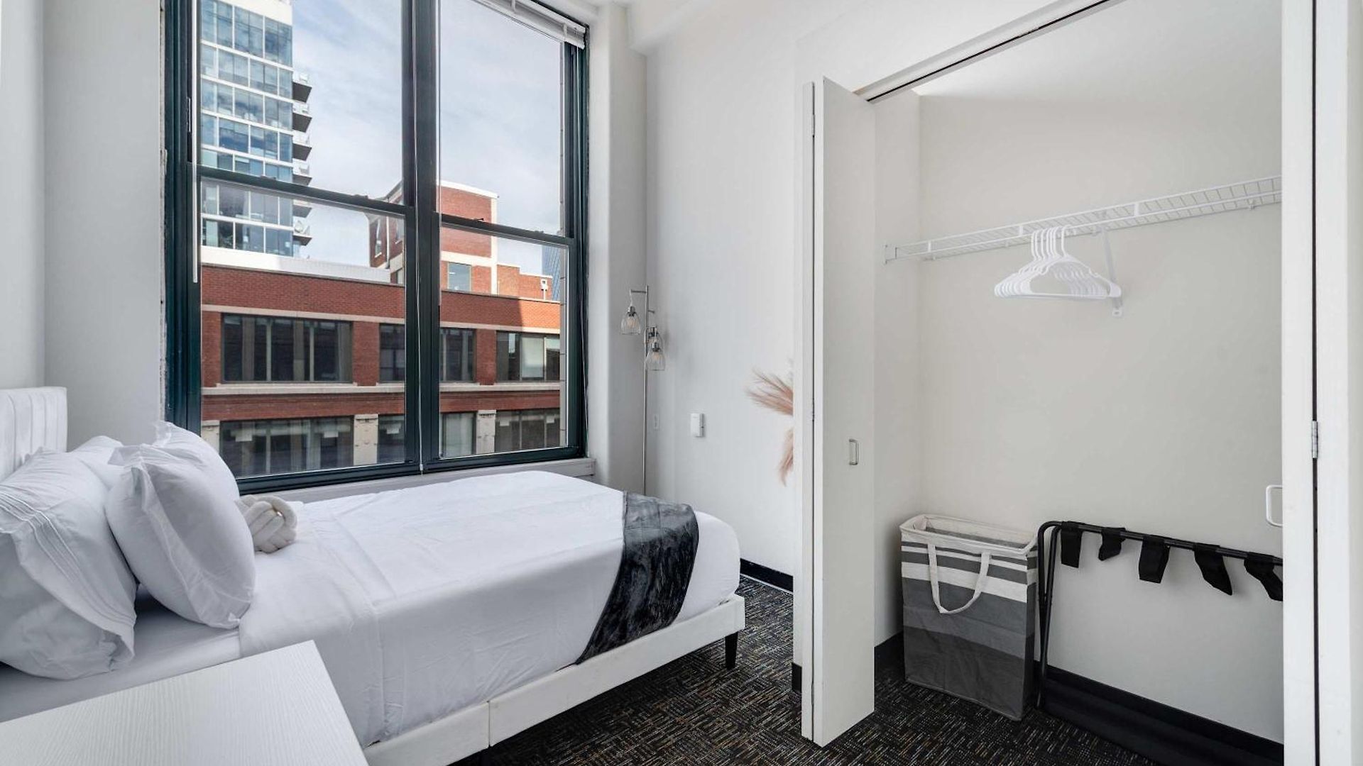 Apartment West Loop - Views With In & Out Parking 2 Chicago