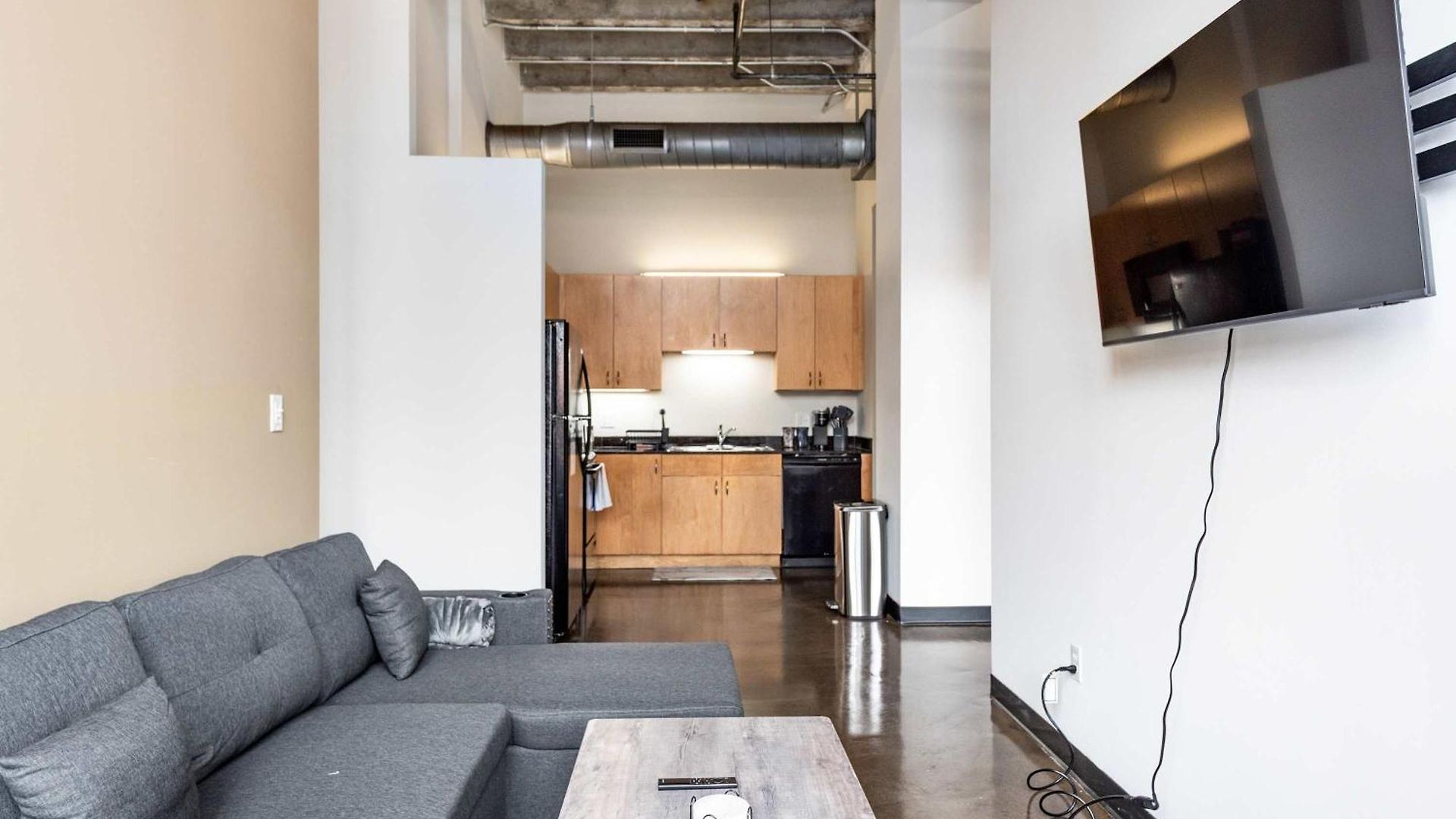 West Loop - Views With In & Out Parking 2 Apartment *