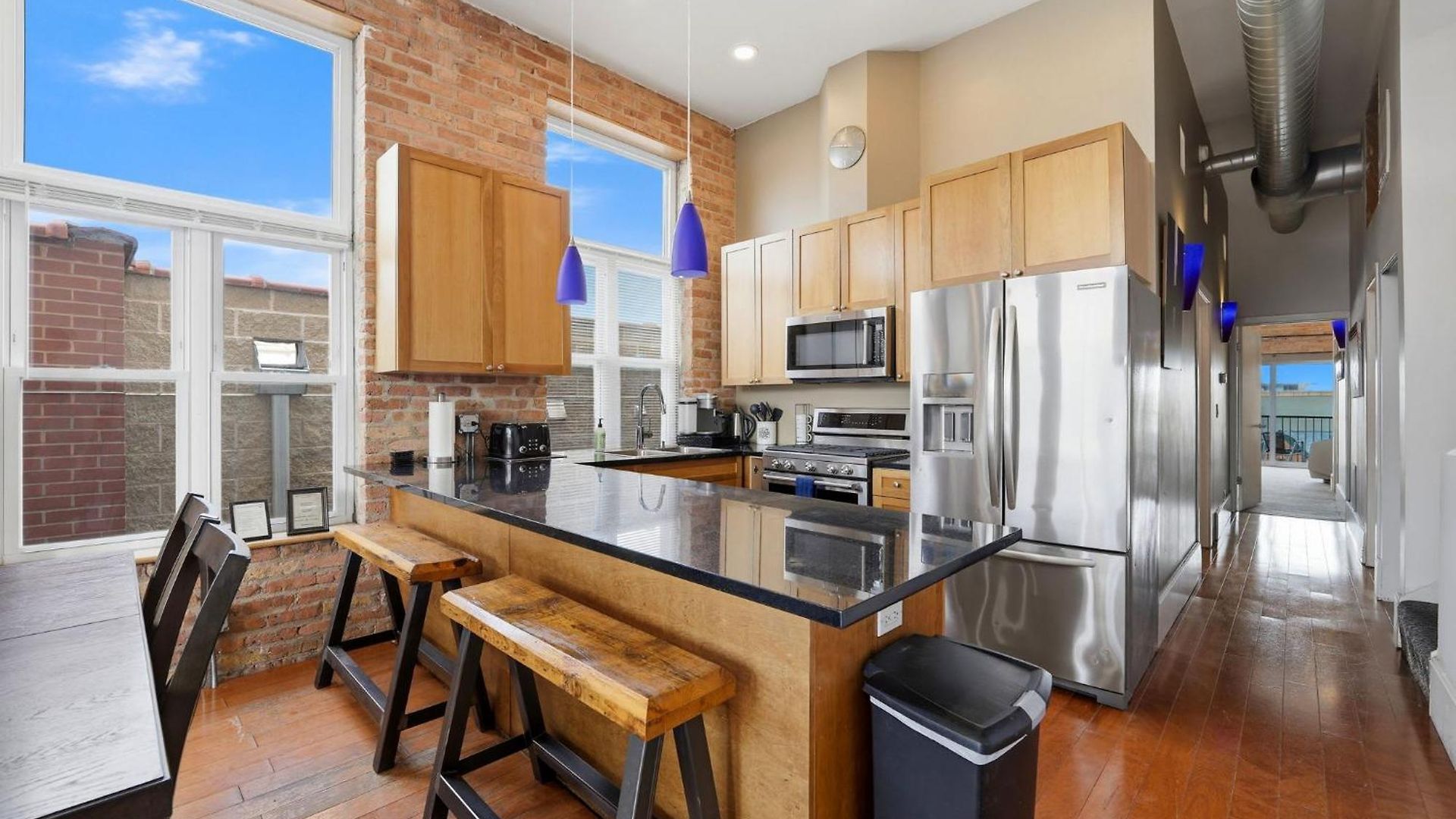 Amazing Wicker Park Penthouse With Skyline Views *