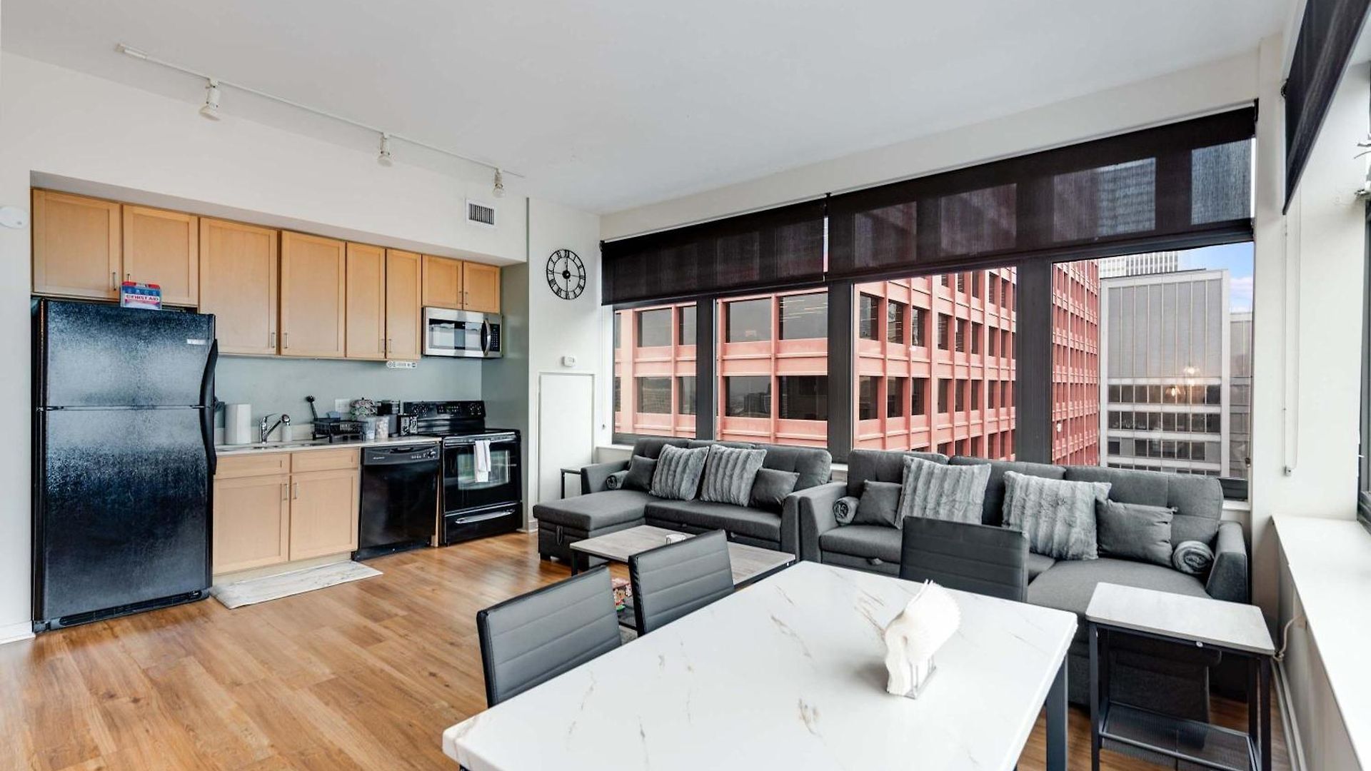 Apartment Downtown With Free In & Out Parking 5 Chicago