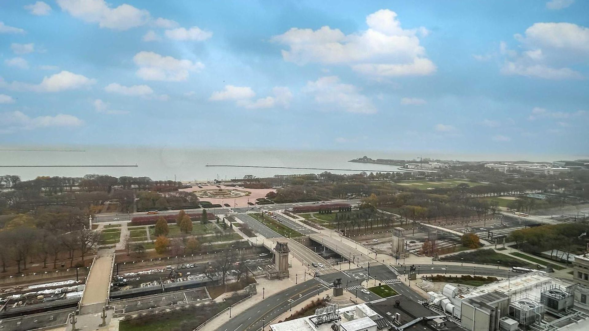 Downtown With Free In & Out Parking 5 Apartment Chicago