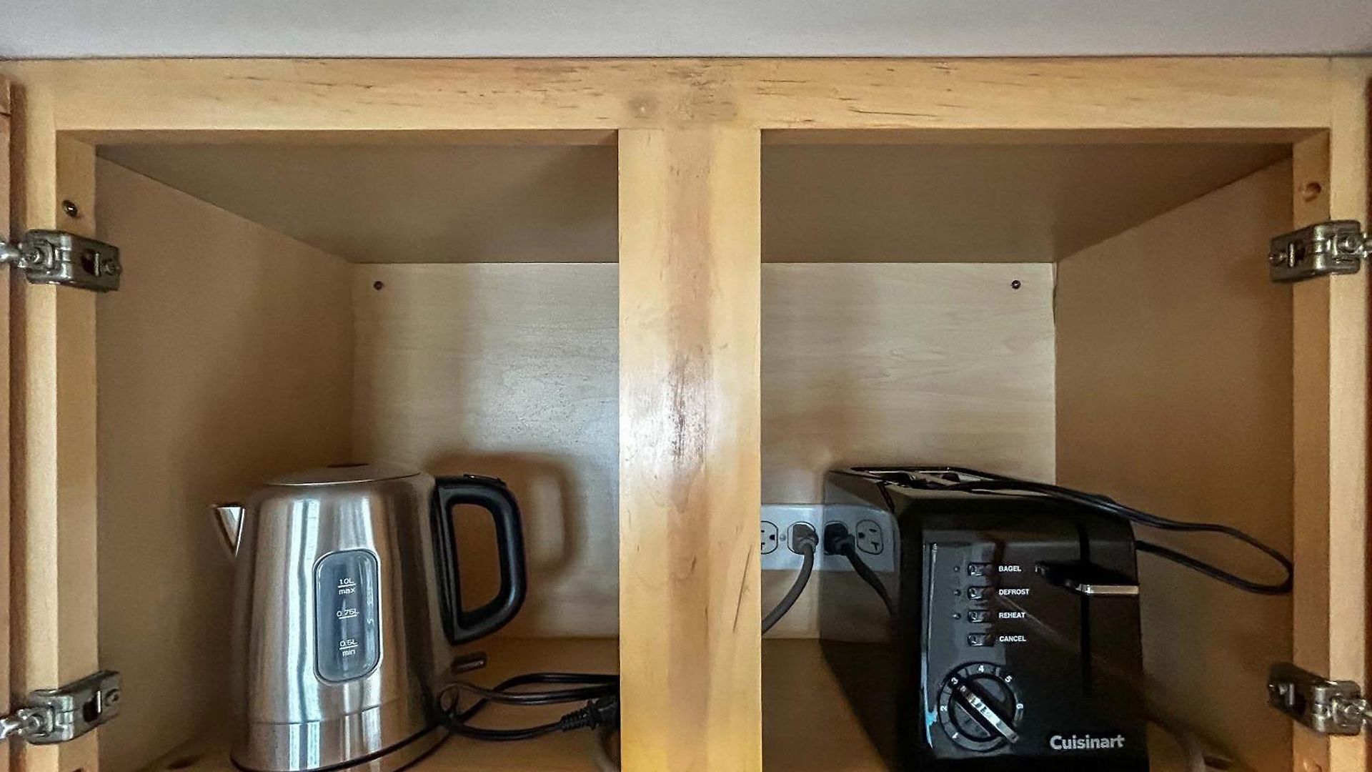 Apartment Downtown With Free In & Out Parking 4