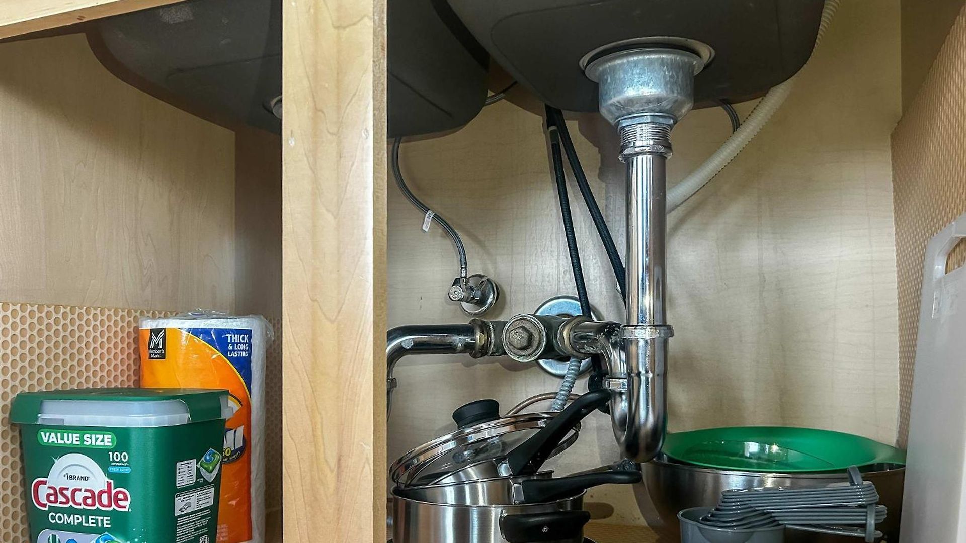 Apartment Downtown With Free In & Out Parking 5 *