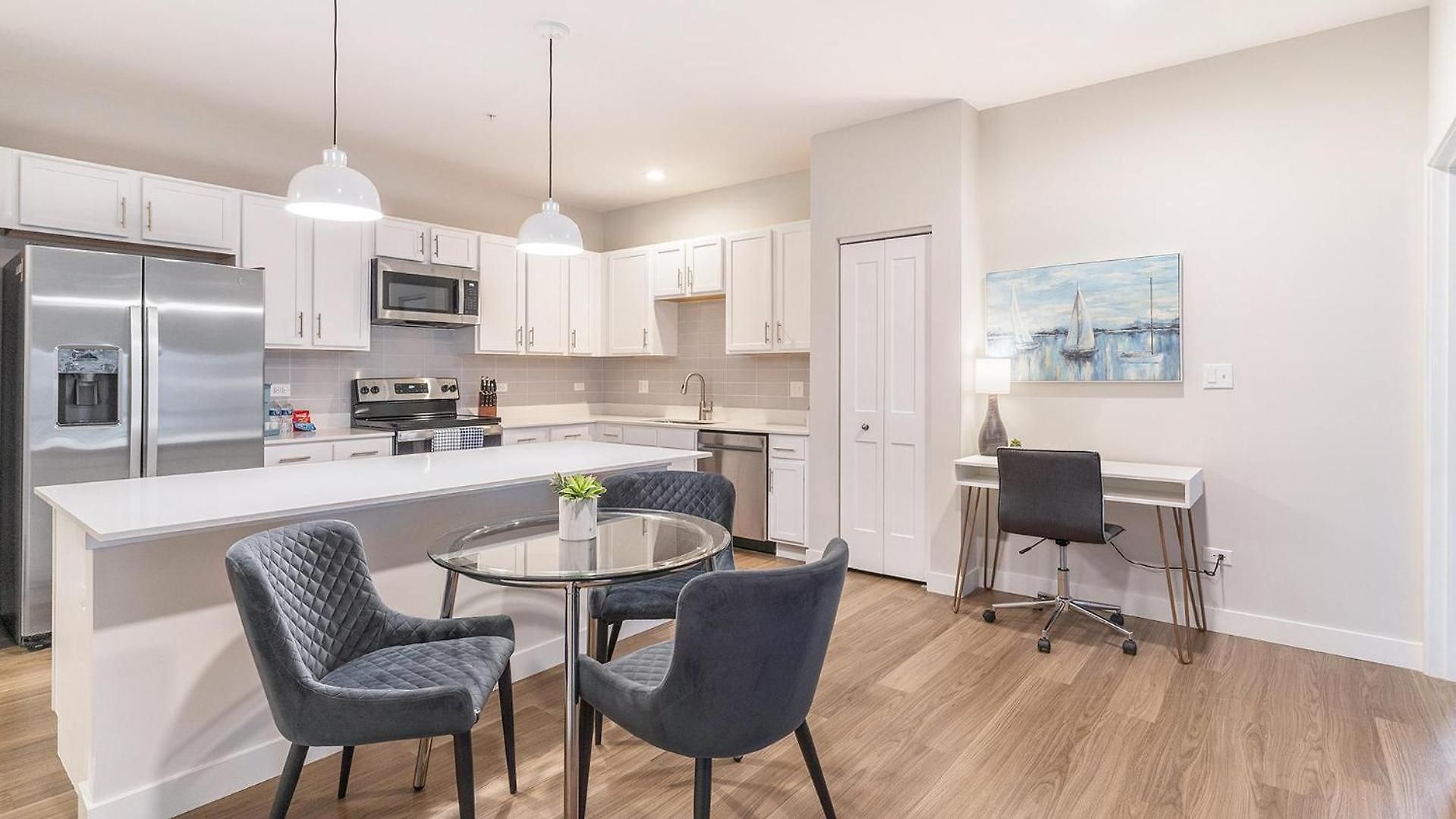 Landing Modern 2bd Clubhouse Gym Apartment *