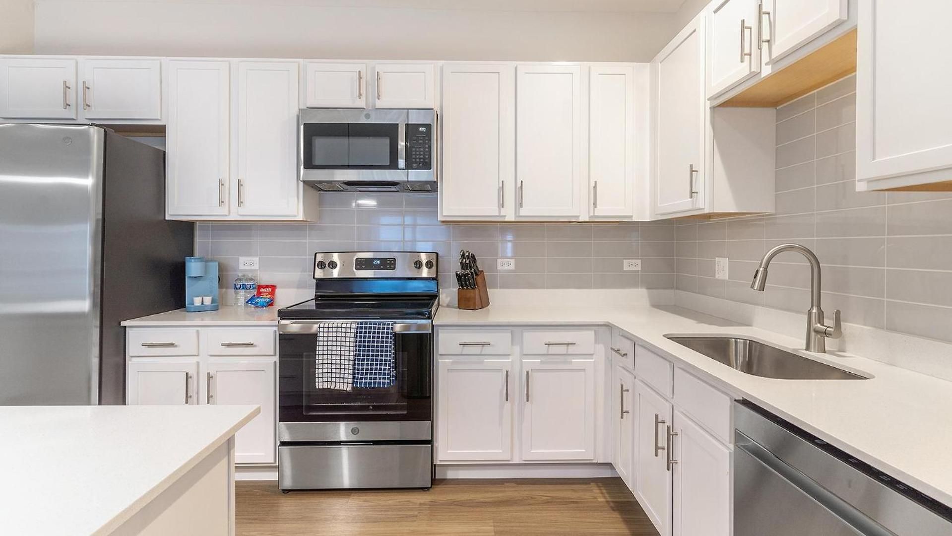 Apartment Landing Modern 2bd Clubhouse Gym *