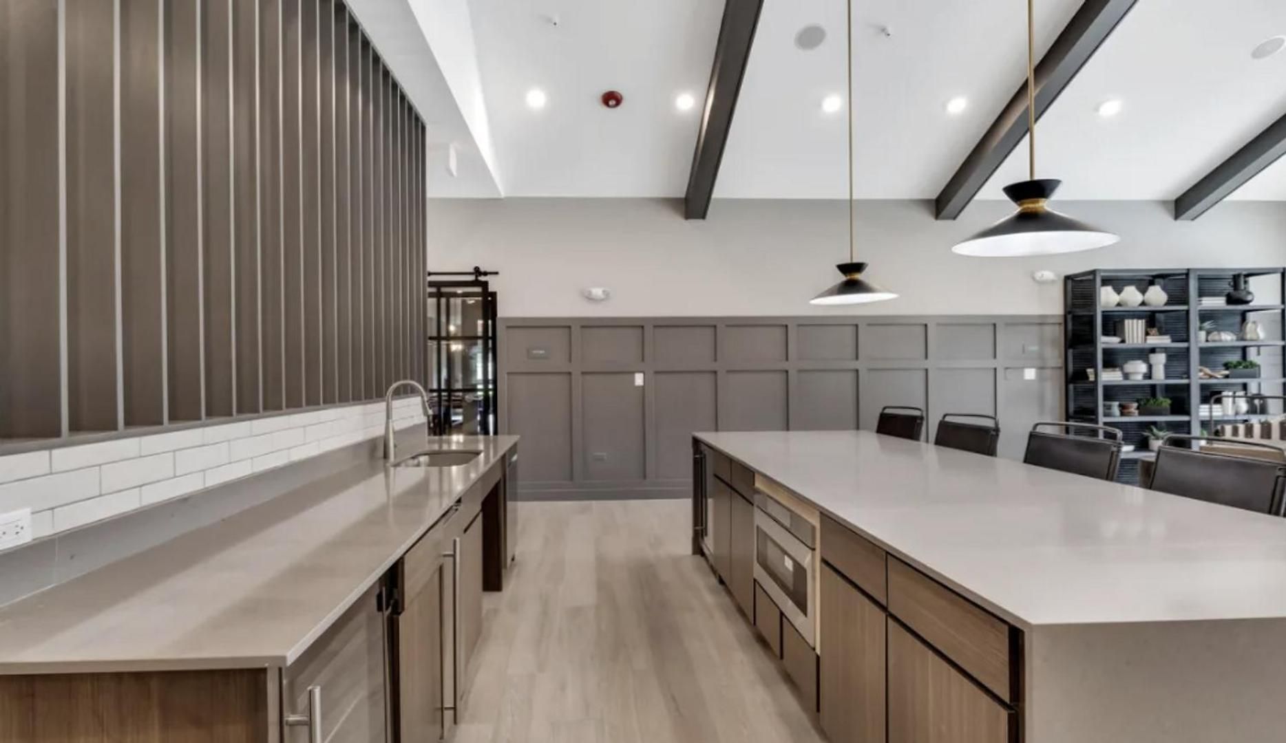 Landing Modern 2bd Clubhouse Gym Apartment Chicago