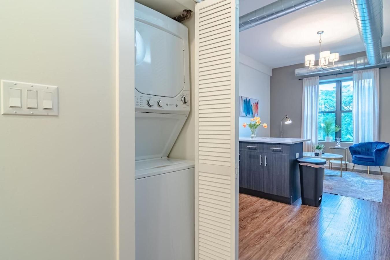 Spacious 3br Smoke Ok Near Mccormick Place Apartment