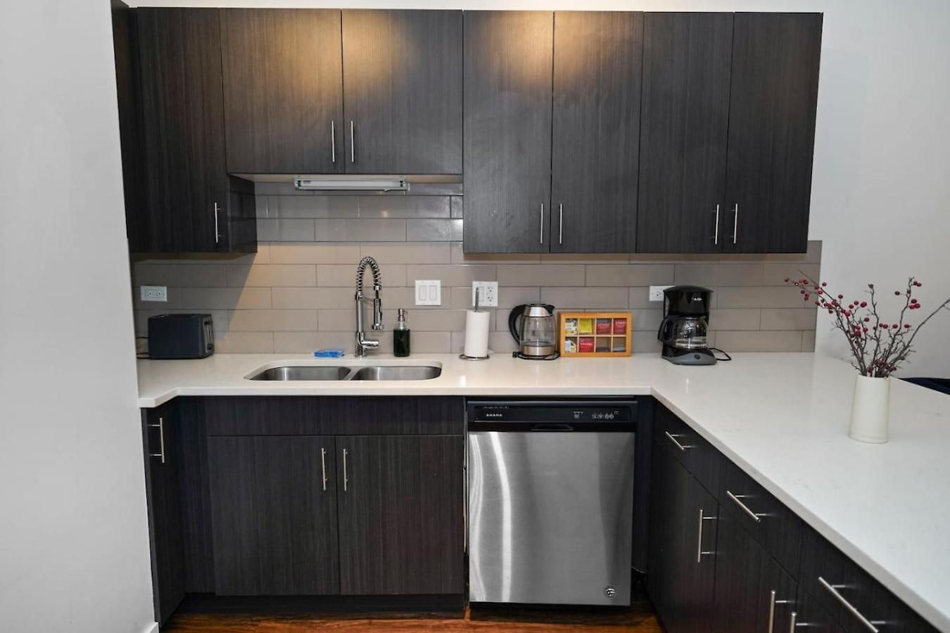 Apartment Cozy Smoke Ok 3br Near Mccormick *