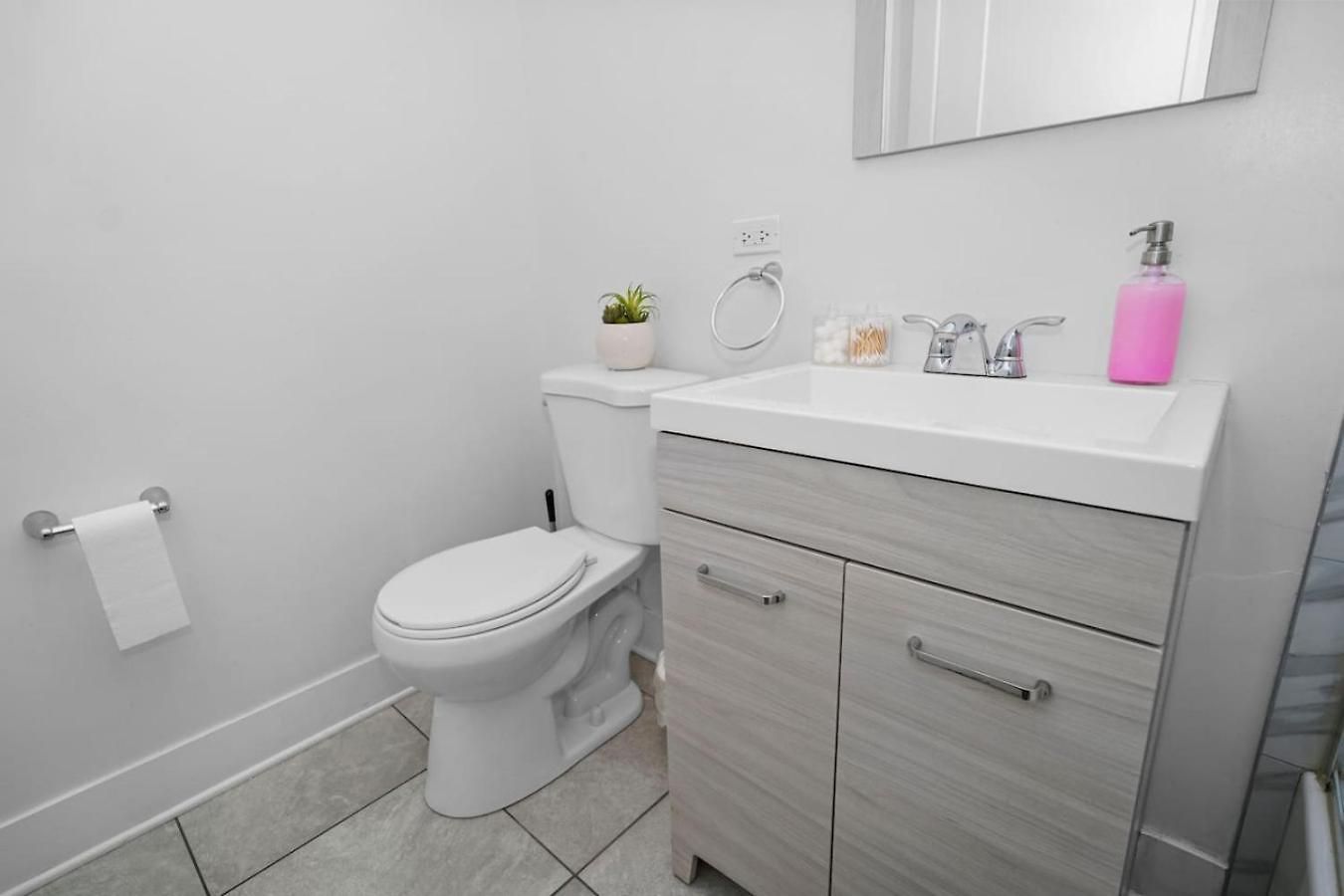 Cozy Smoke Ok 3br Near Mccormick Apartment *